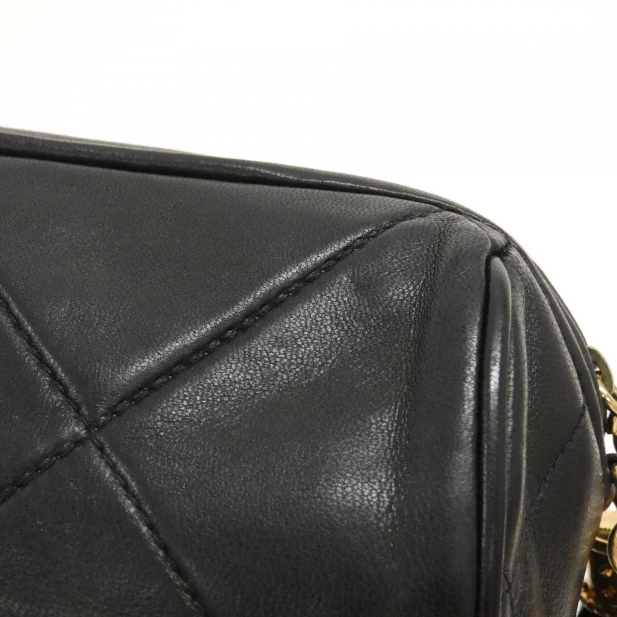 Chanel Black Leather Shoulder Bag (Pre-Owned)