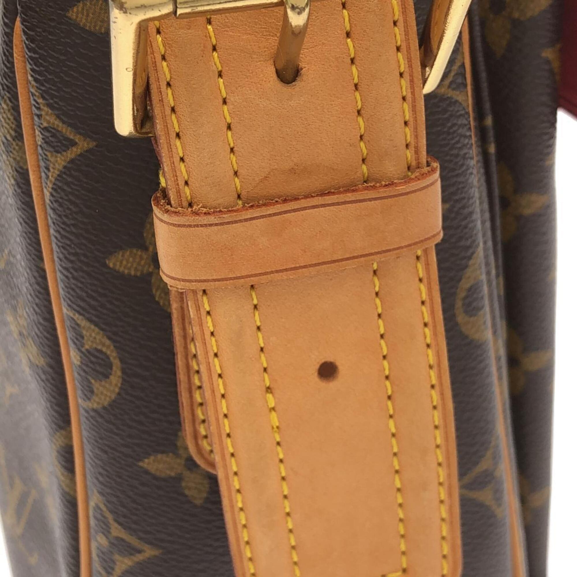Louis Vuitton Marron Coated Canvas Shoulder Bag (Pre-Owned)