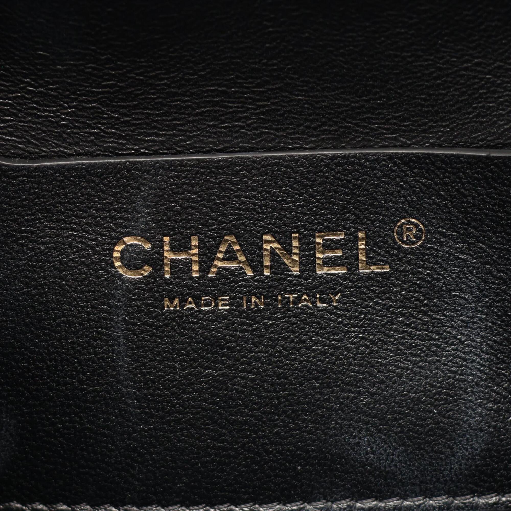 Chanel Black Leather Handbag Shoulder Bag (Pre-Owned)