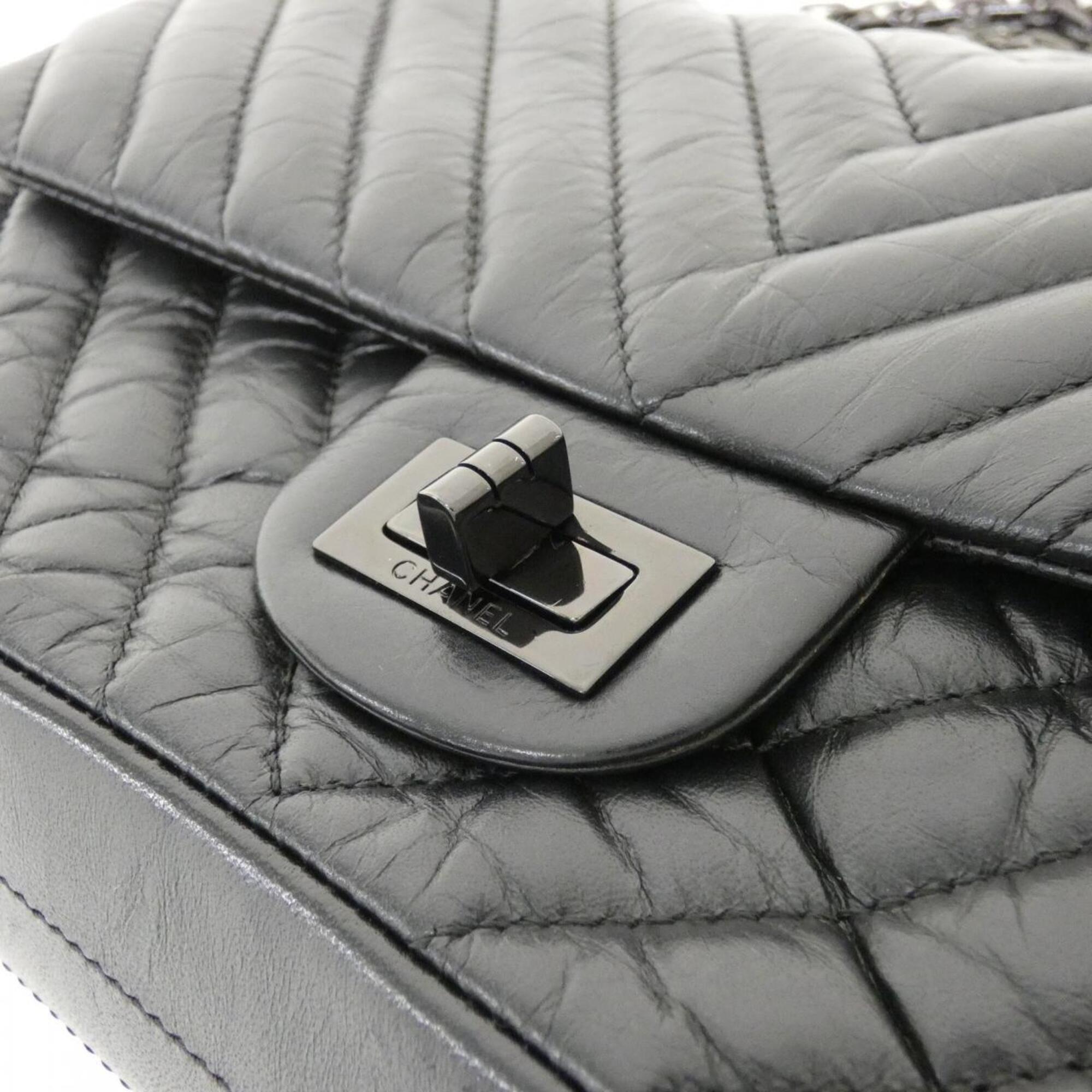Chanel Black Leather Shoulder Bag (Pre-Owned)