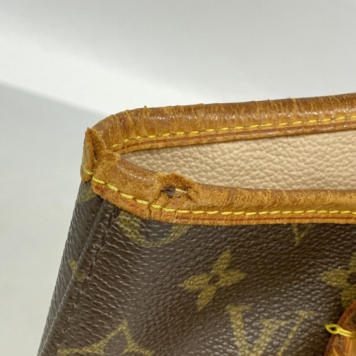 Louis Vuitton Brown Tote Bag (Pre-Owned)
