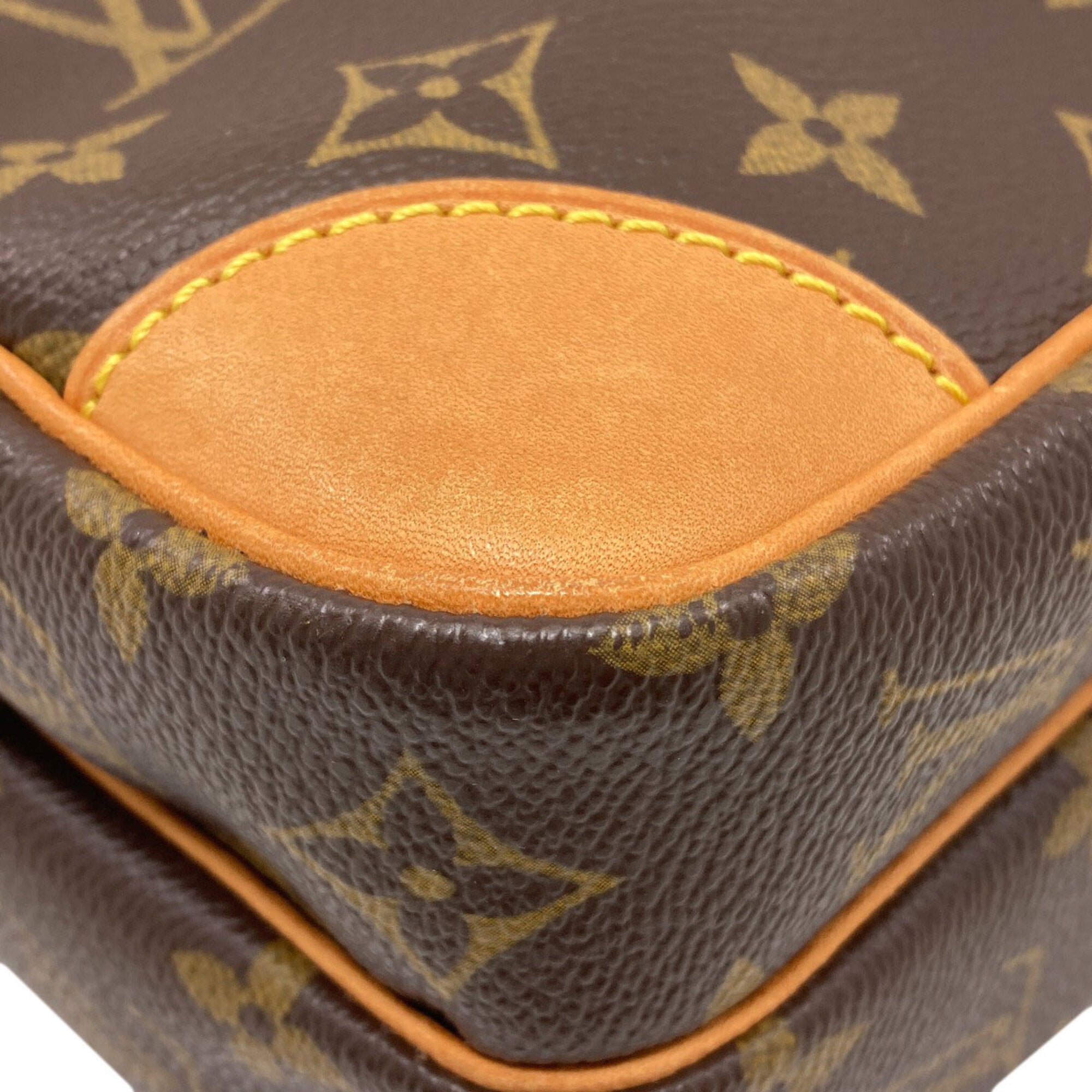 Louis Vuitton Monogram Monogram Shoulder Bag (Pre-Owned)