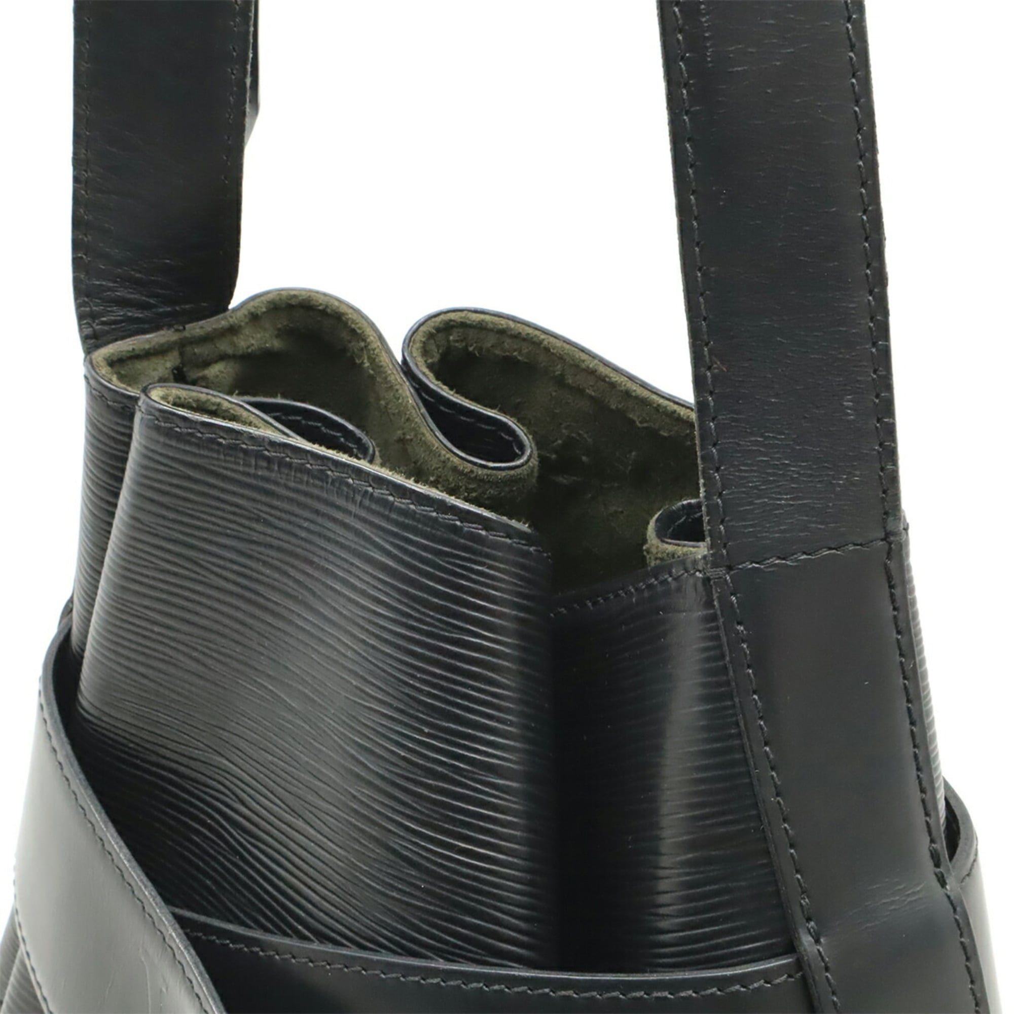 Louis Vuitton Noir Epi Leather Pouch Shoulder Bag (Pre-Owned)