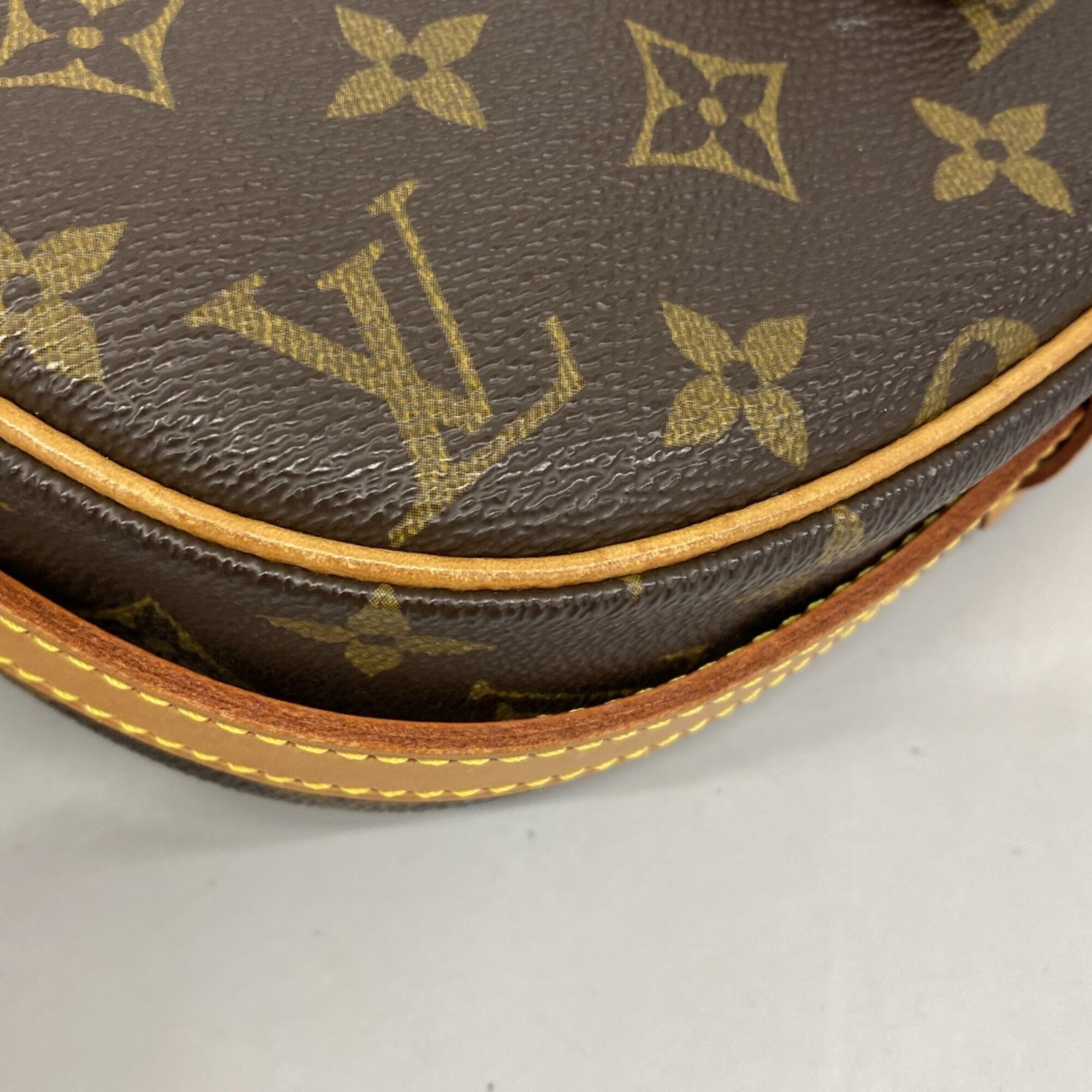 Louis Vuitton Brown Shoulder Bag (Pre-Owned)