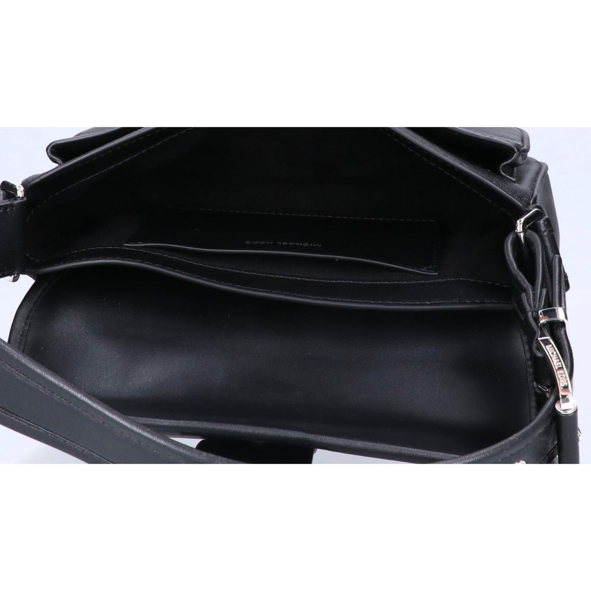 Michael Kors Black Leather Shoulder Bag (Pre-Owned)