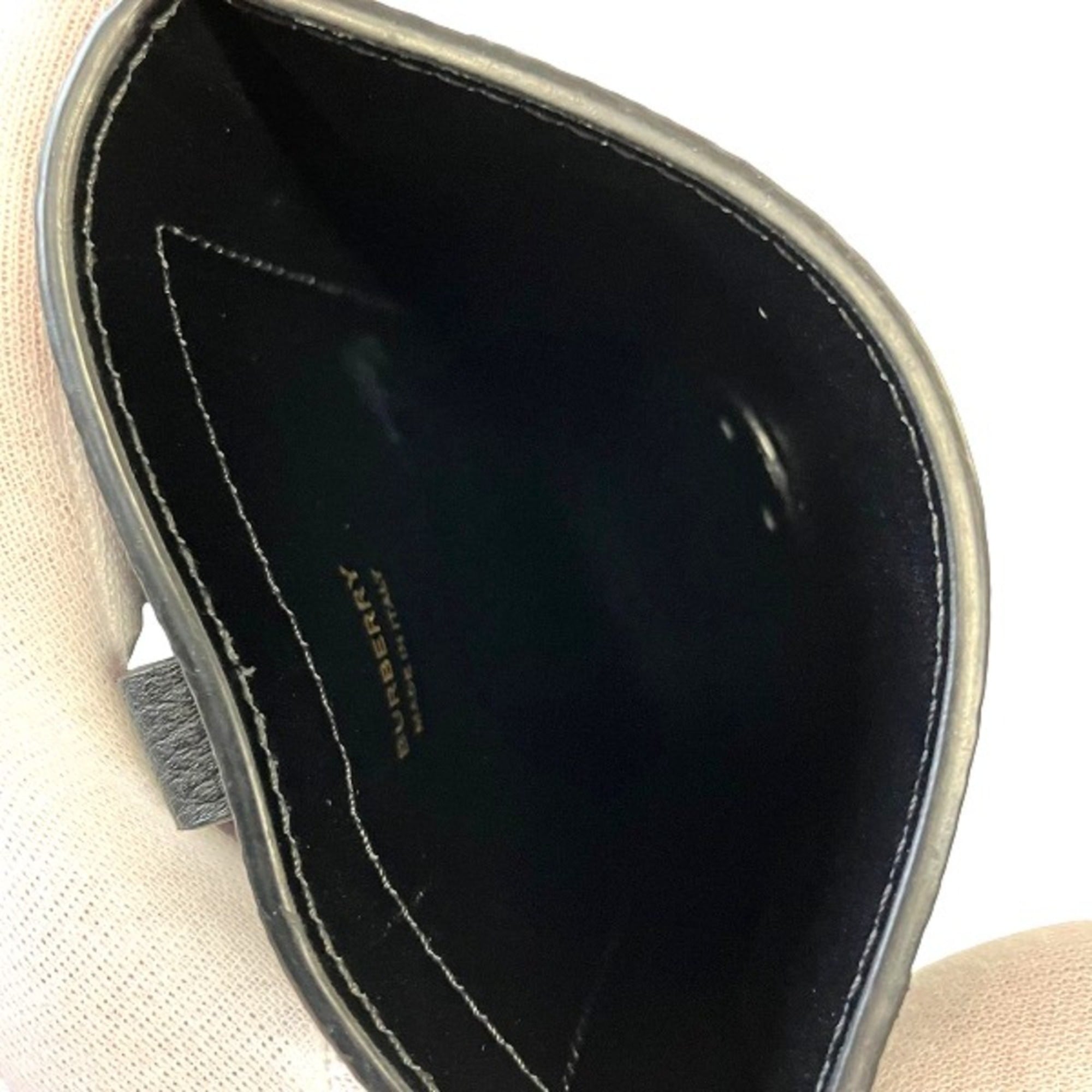 Burberry Black Leather Shoulder Bag (Pre-Owned)