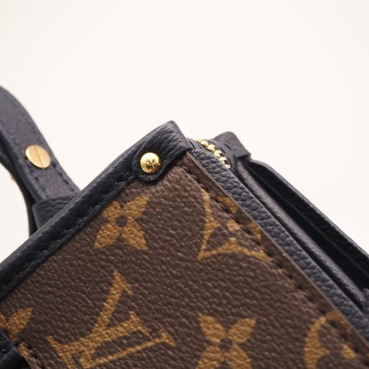 Louis Vuitton Beige Brown Monogram Navy Monogram Handbag (Pre-Owned)