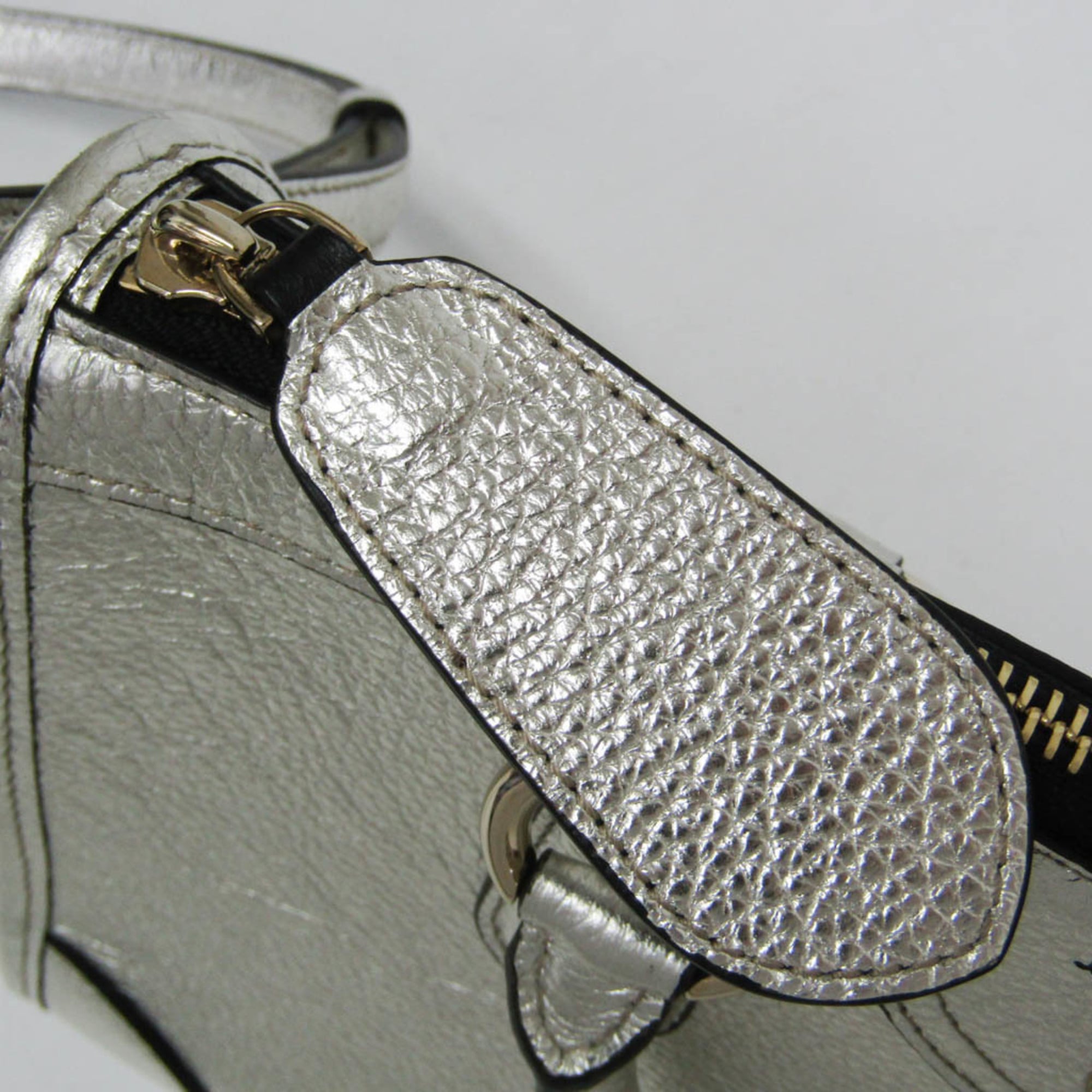 Salvatore Ferragamo Gancini Silver Leather Handbag Shoulder Bag (Pre-Owned)