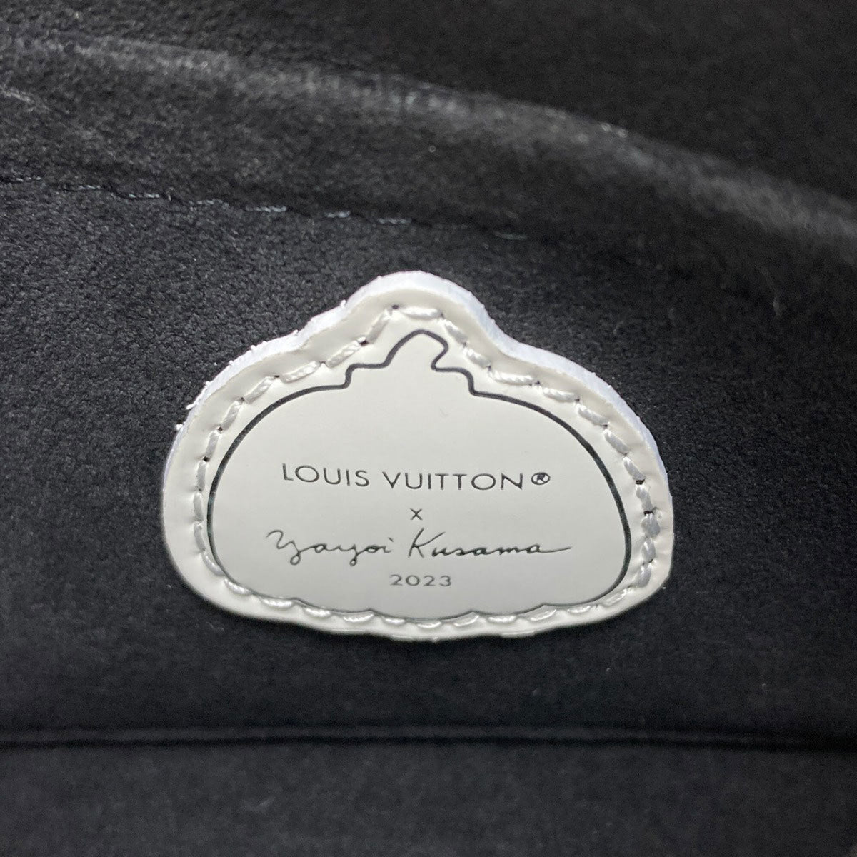 Louis Vuitton Blanc Noir Epi Leather Handbag (Pre-Owned)