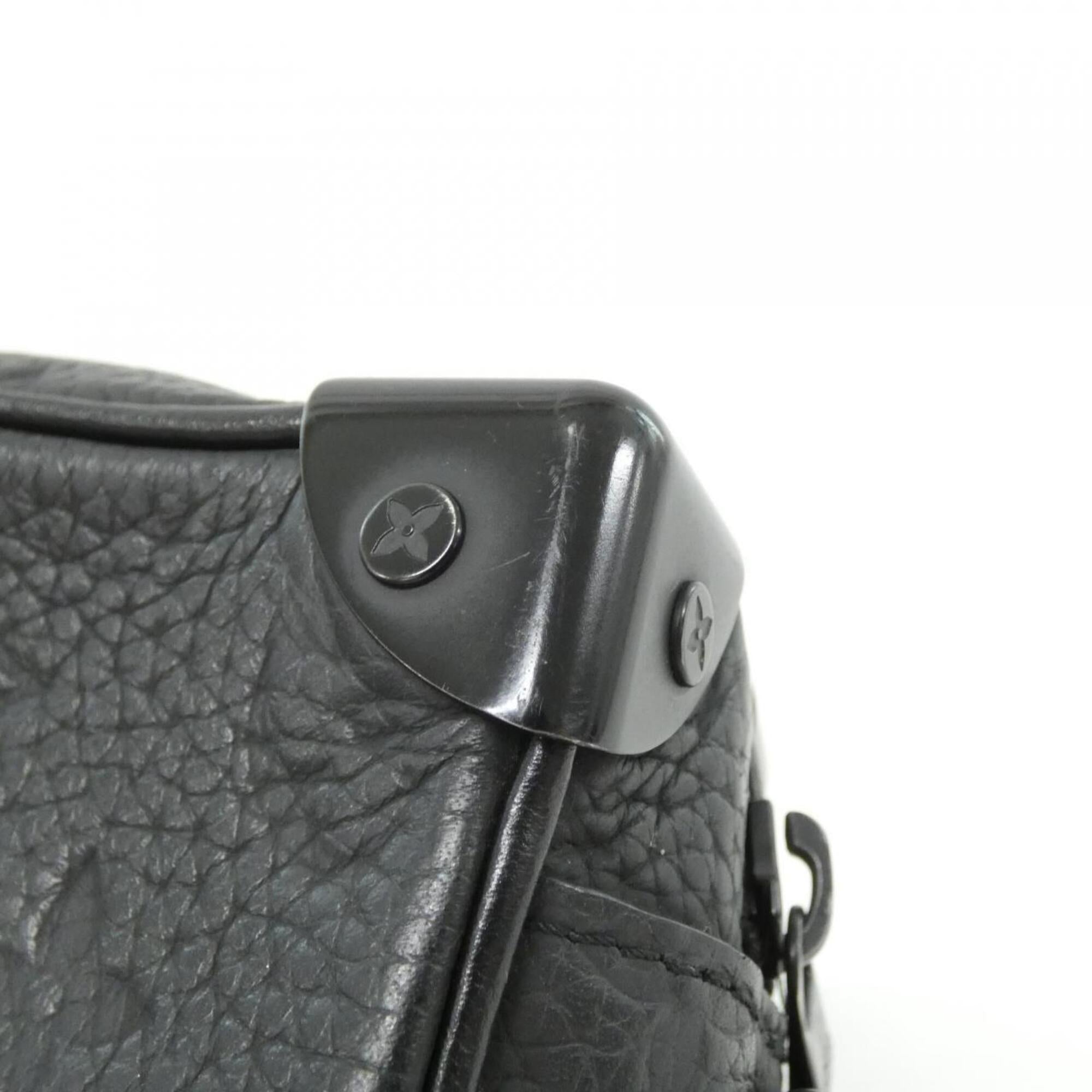 Louis Vuitton Black Leather Shoulder Bag (Pre-Owned)