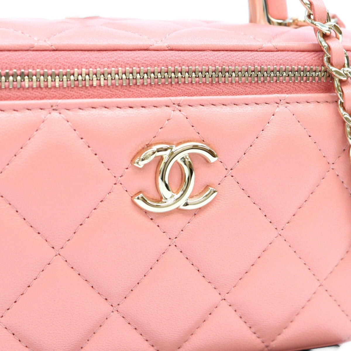 Chanel Pink Leather Shoulder Bag (Pre-Owned)
