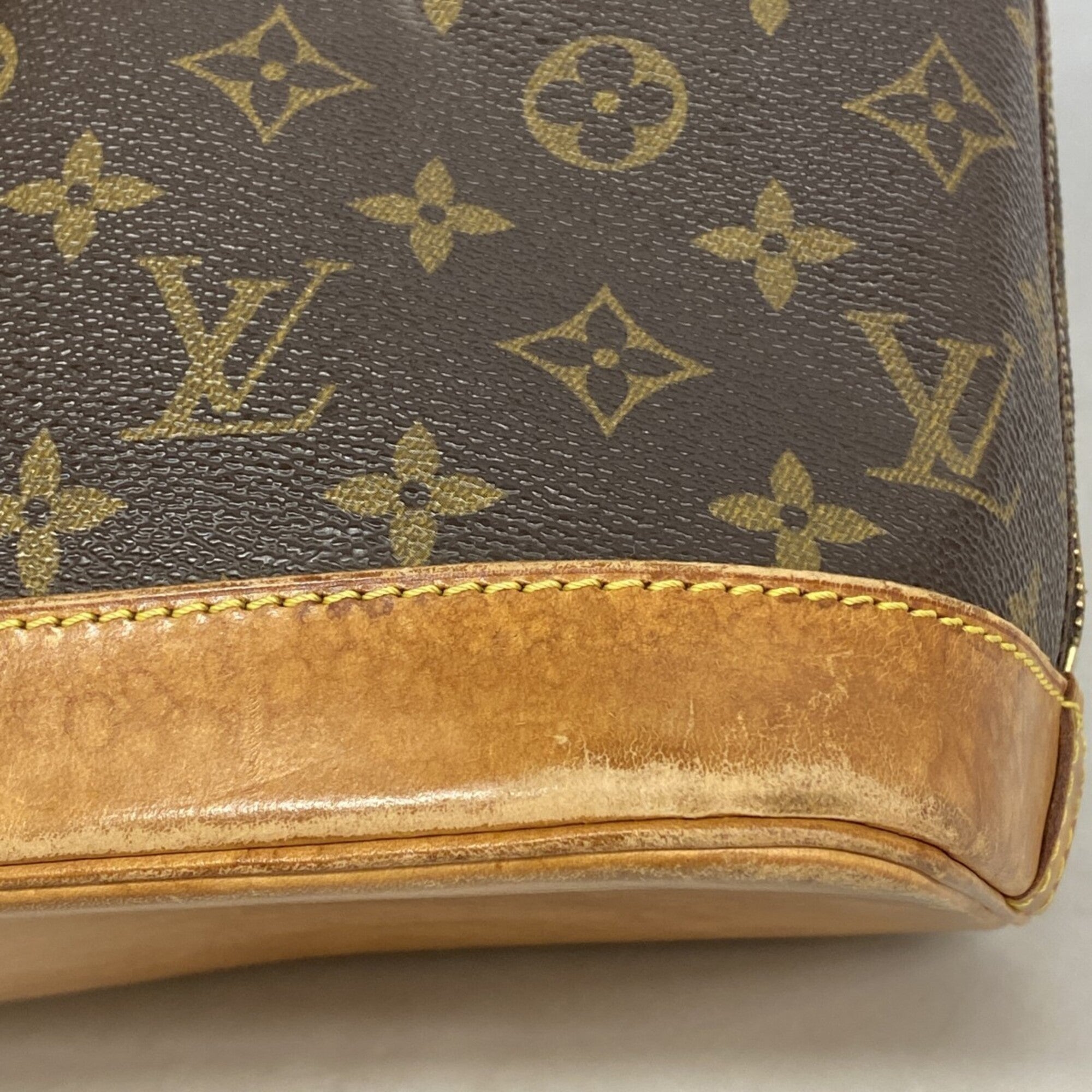 Louis Vuitton Brown Handbag (Pre-Owned)