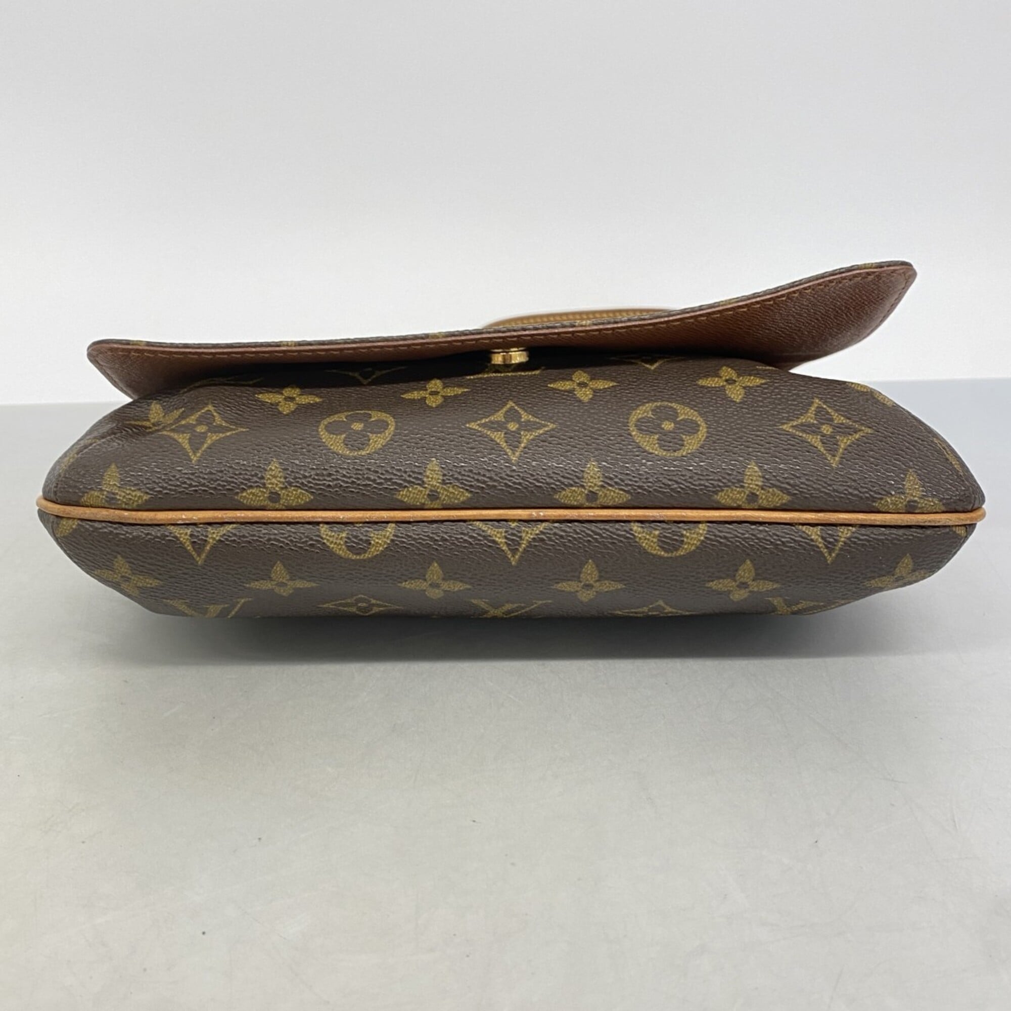 Louis Vuitton Brown Shoulder Bag (Pre-Owned)