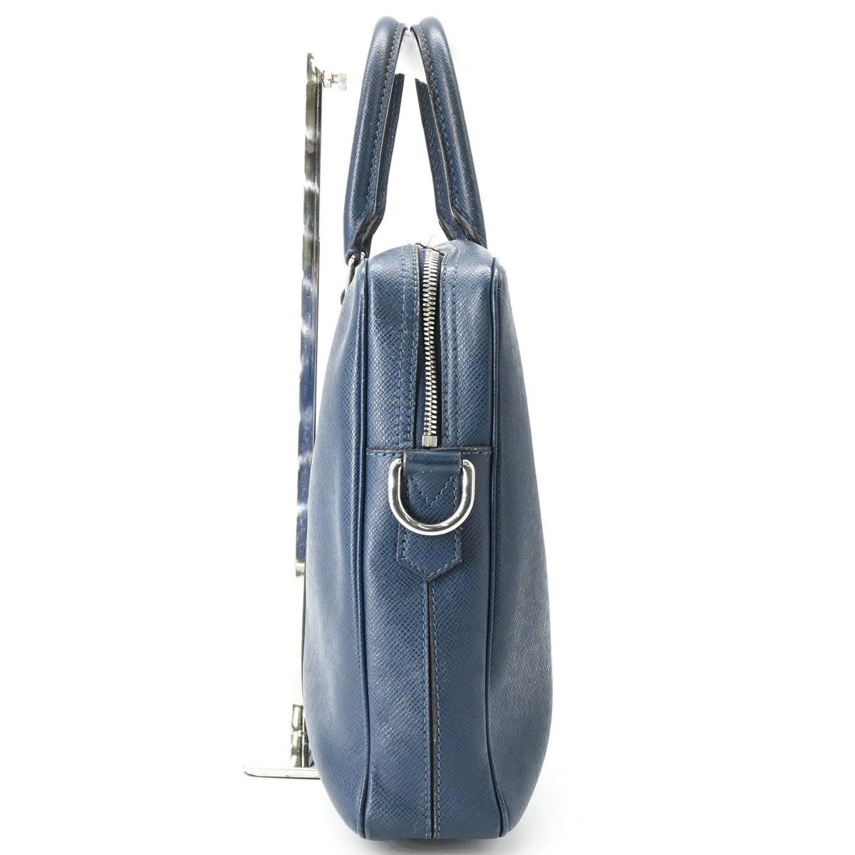 Louis Vuitton Navy Taiga Leather Handbag (Pre-Owned)