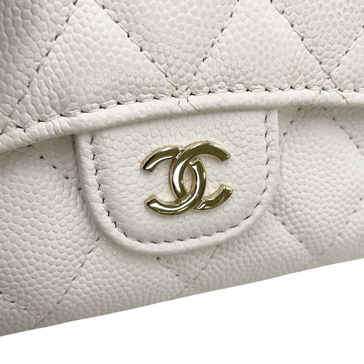 Chanel White Grained Calfskin Wallet (Tri-Fold) (Pre-Owned)