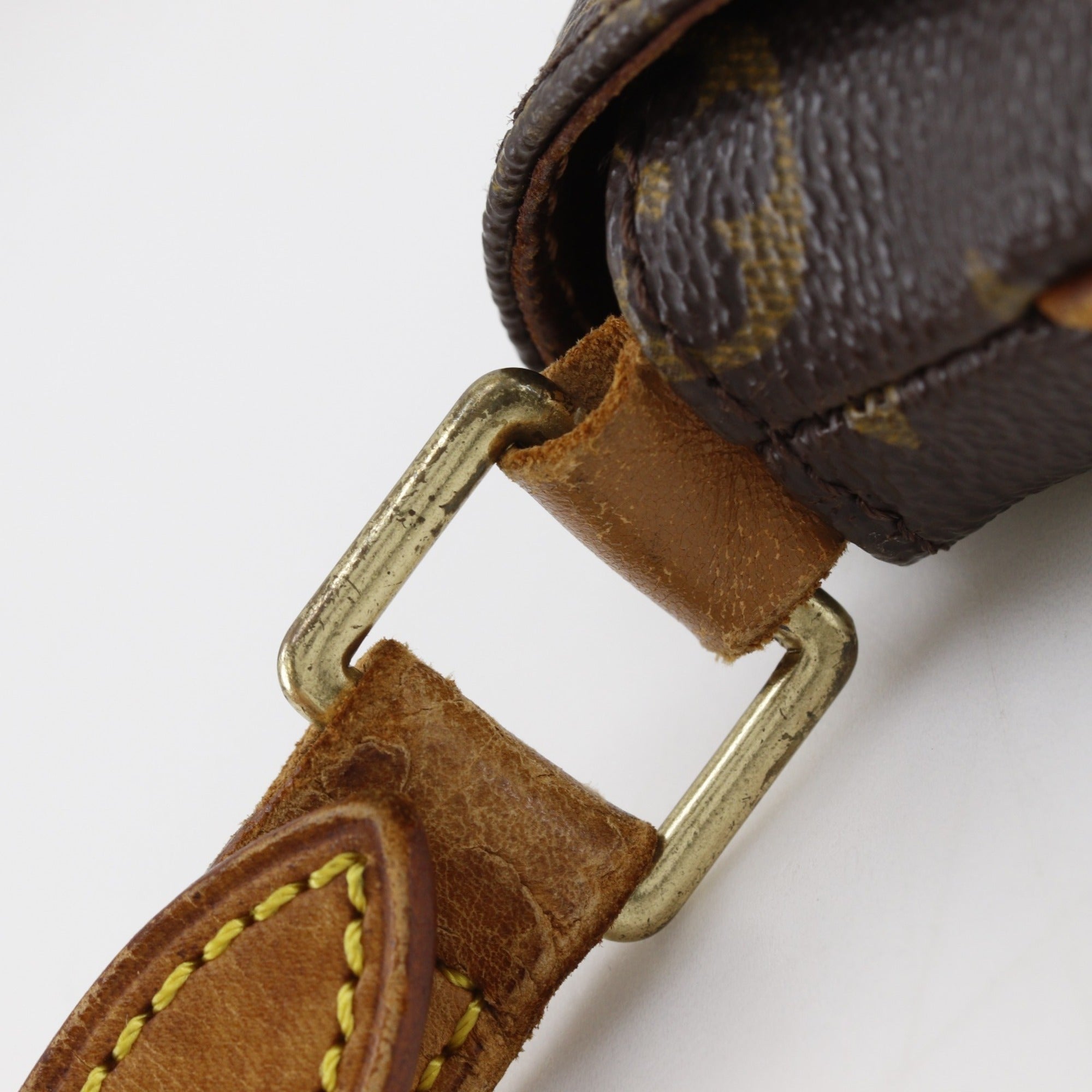 Louis Vuitton Brown Monogram Monogram Shoulder Bag (Pre-Owned)