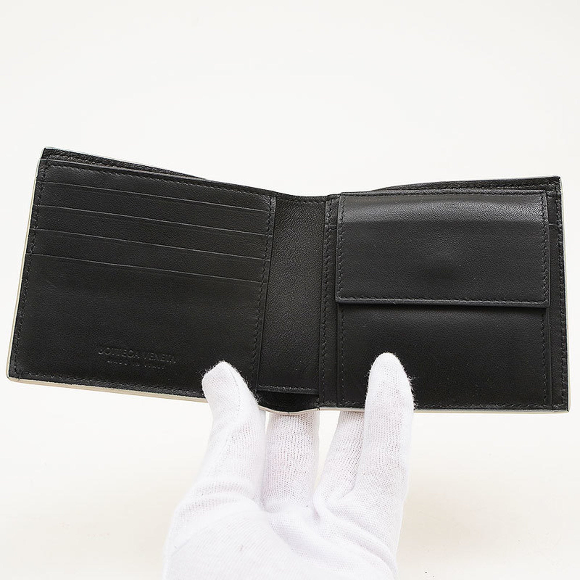 Bottega Veneta Black Ivory Intrecciato Wallet (Bi-Fold) (Pre-Owned)