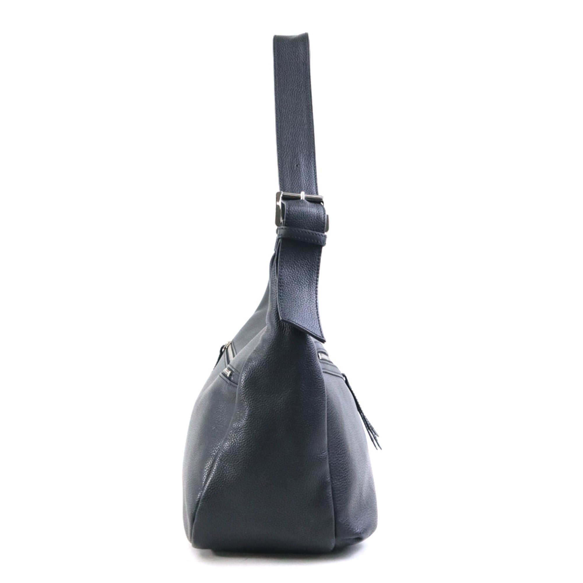 Longchamp Black Leather Shoulder Bag (Pre-Owned)