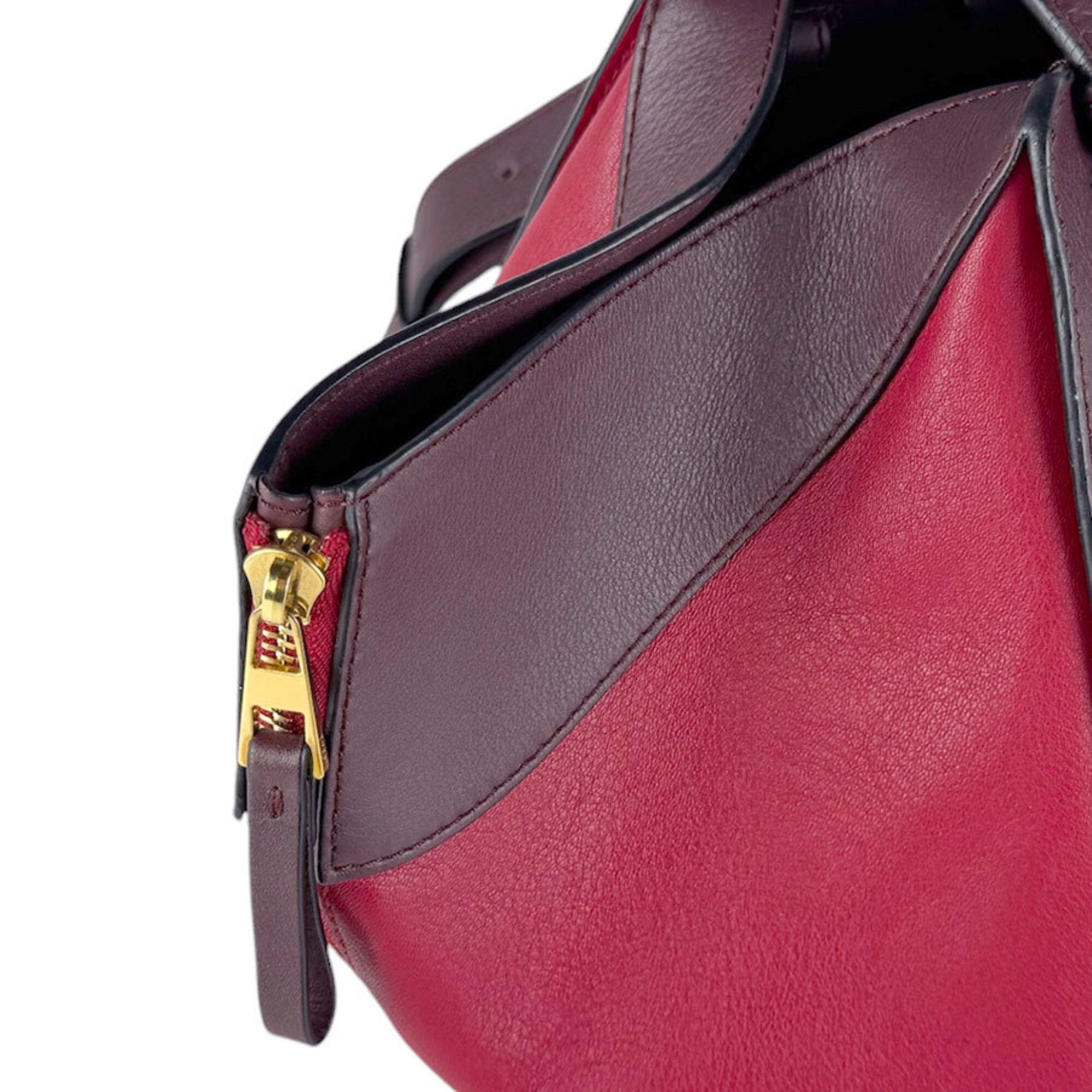 Loewe Bordeaux Red Color Leather Shoulder Bag (Pre-Owned)
