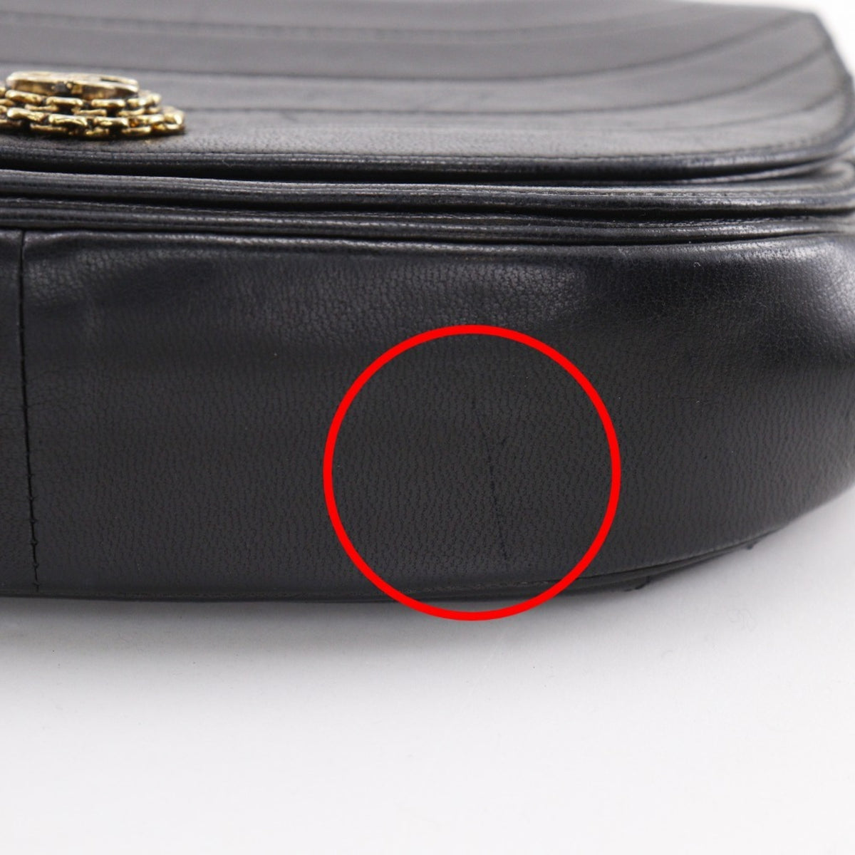 Chanel Black Leather Shoulder Bag (Pre-Owned)