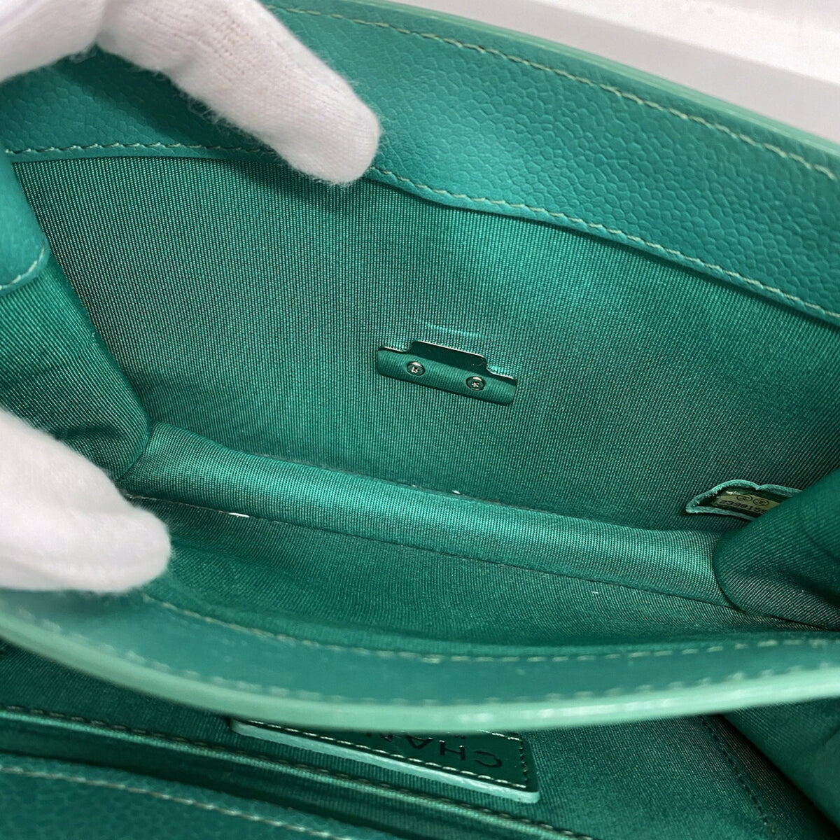 Chanel Green Grained Calfskin Shoulder Bag (Pre-Owned)