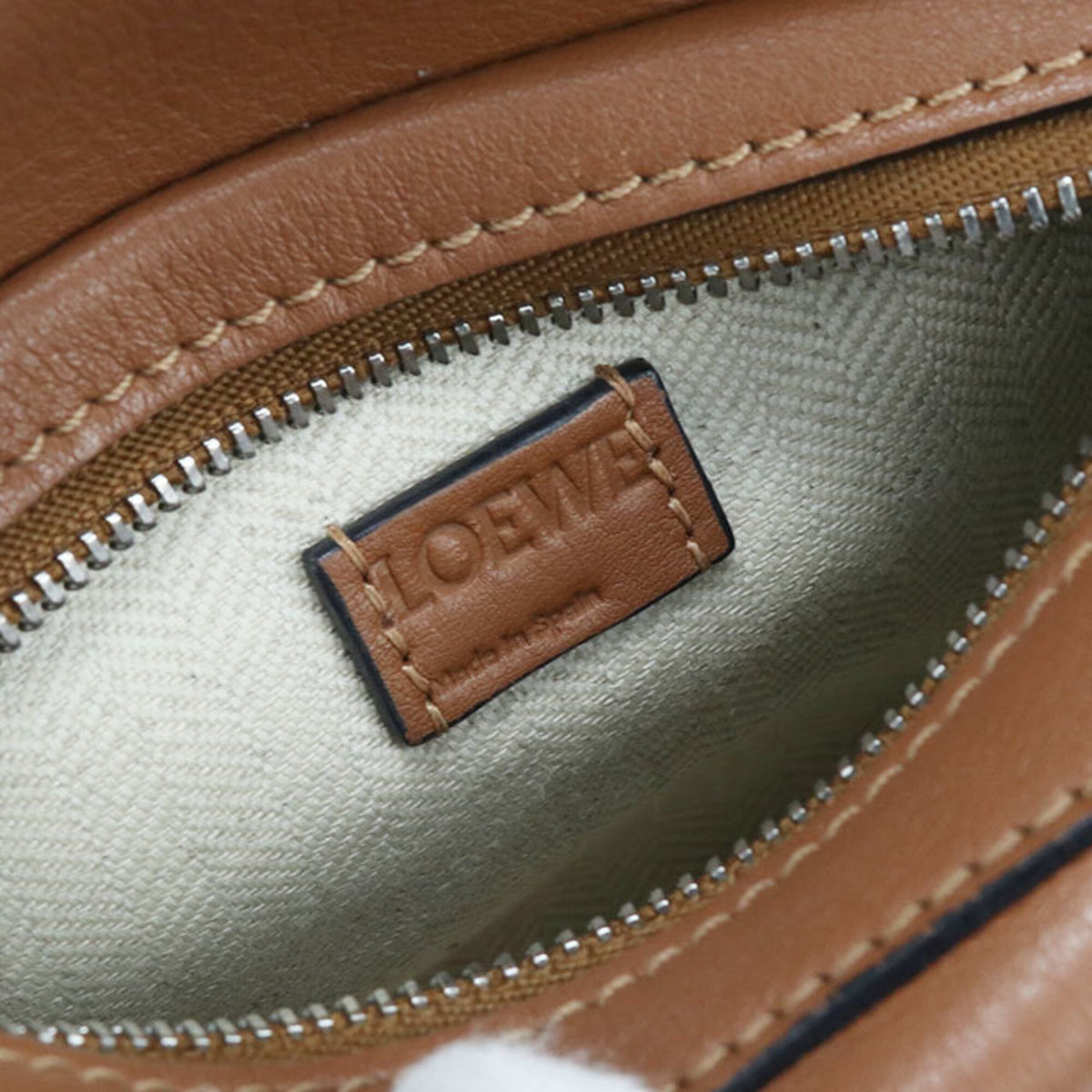 Loewe Brown Leather Handbag (Pre-Owned)