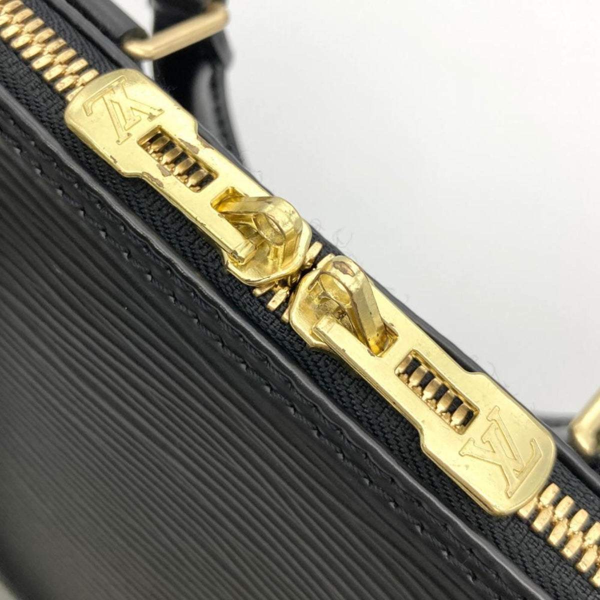 Louis Vuitton Black Noir Epi Leather Handbag (Pre-Owned)