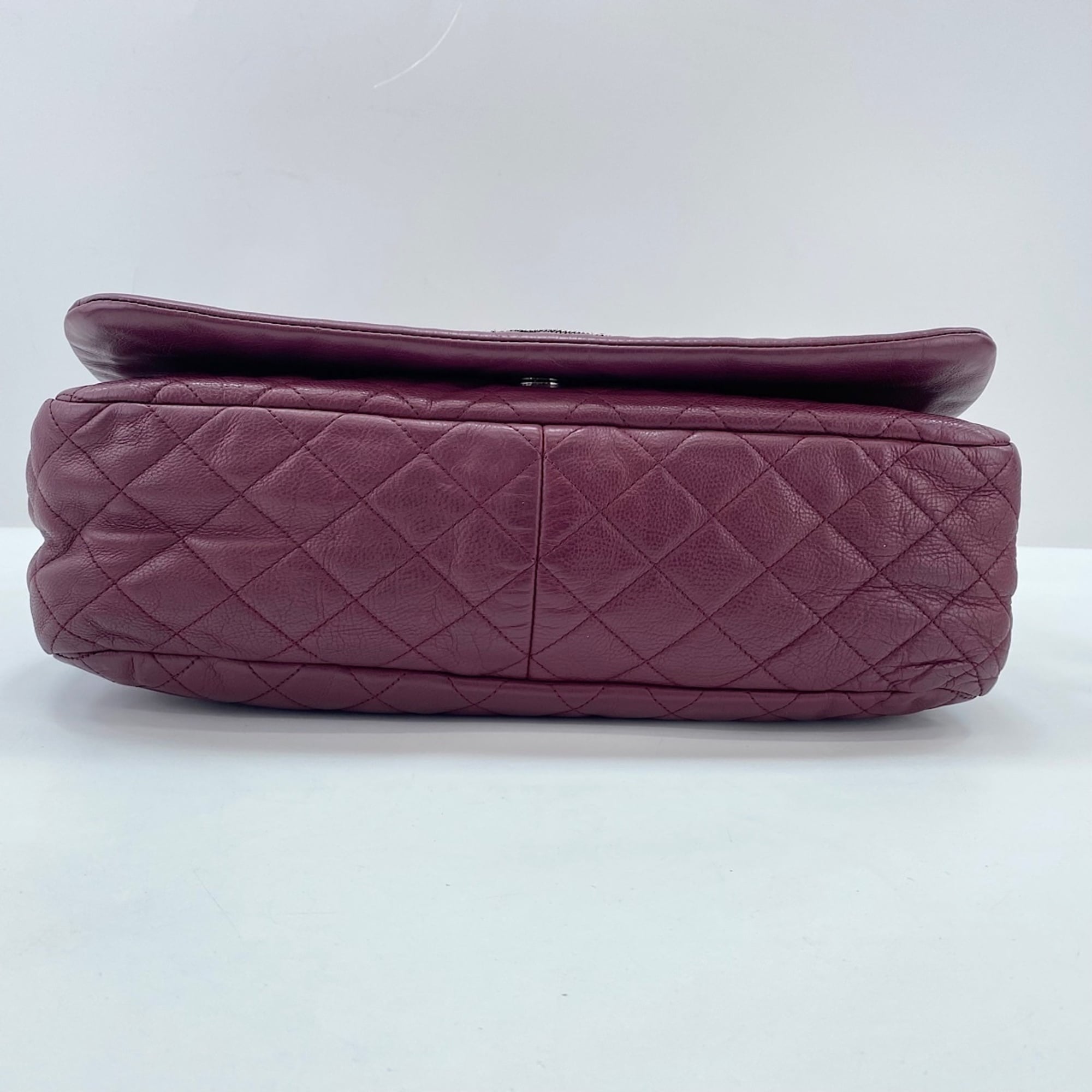 Chanel Matelasse Wine Handbag (Pre-Owned)