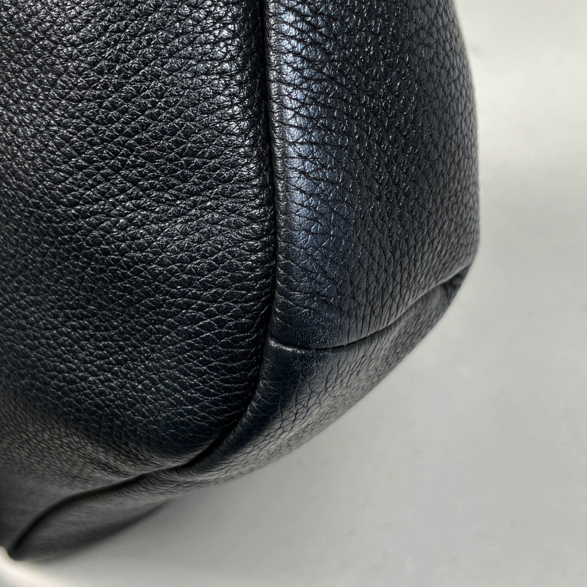 Gucci Black Leather Fanny Pack (Pre-Owned)