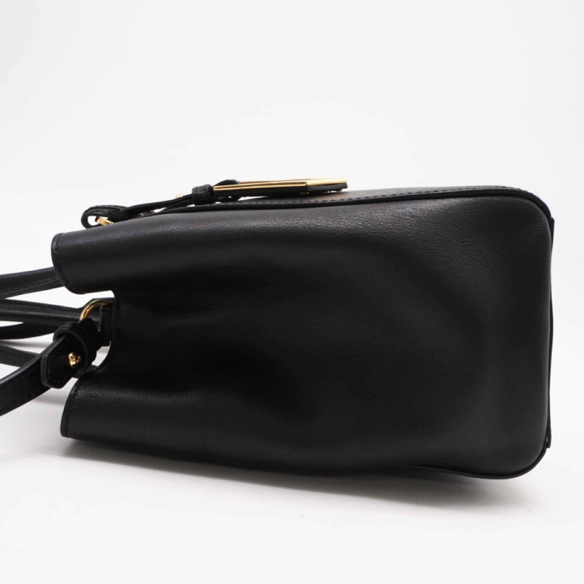 Fendi Black Leather Handbag (Pre-Owned)