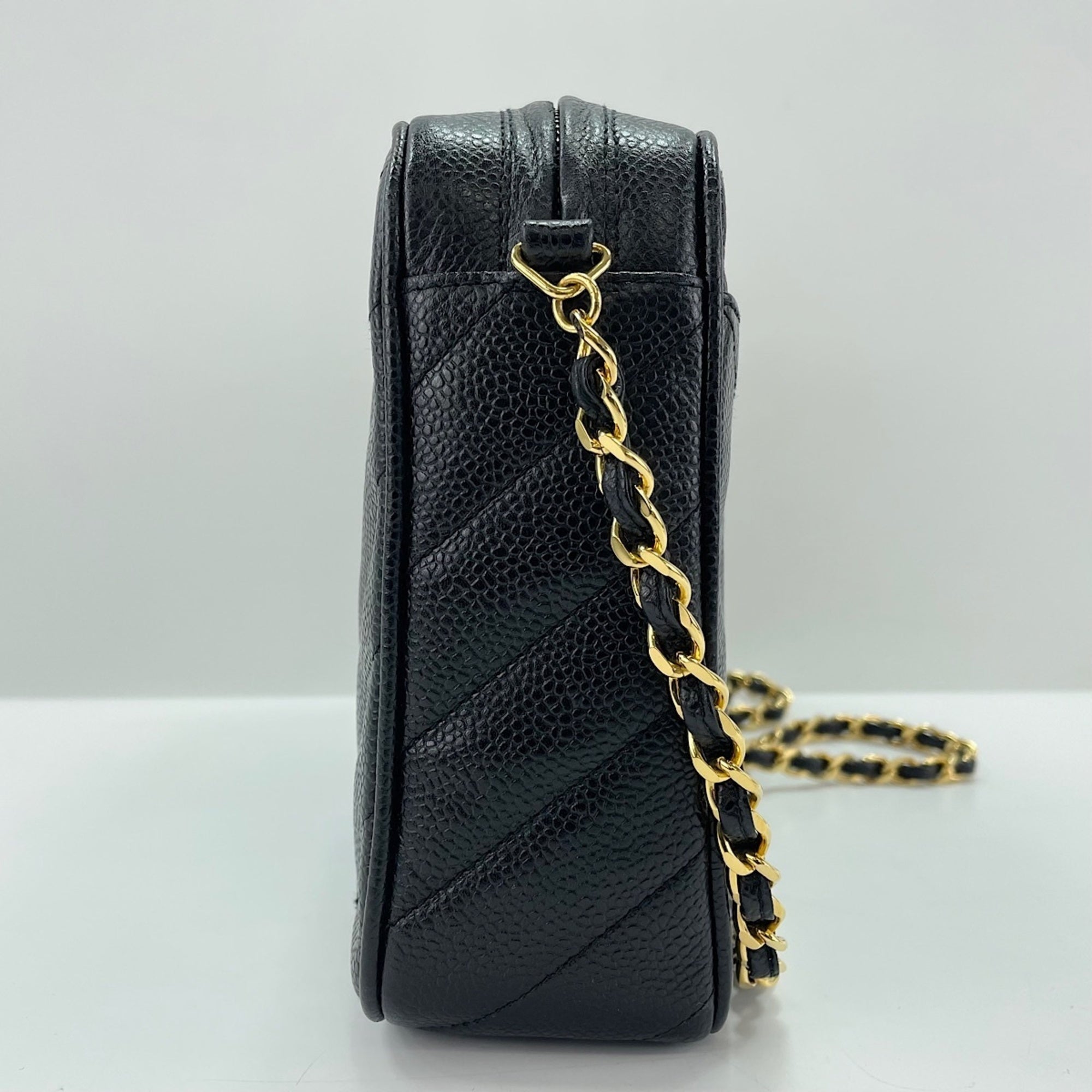 Chanel Black Shoulder Bag (Pre-Owned)