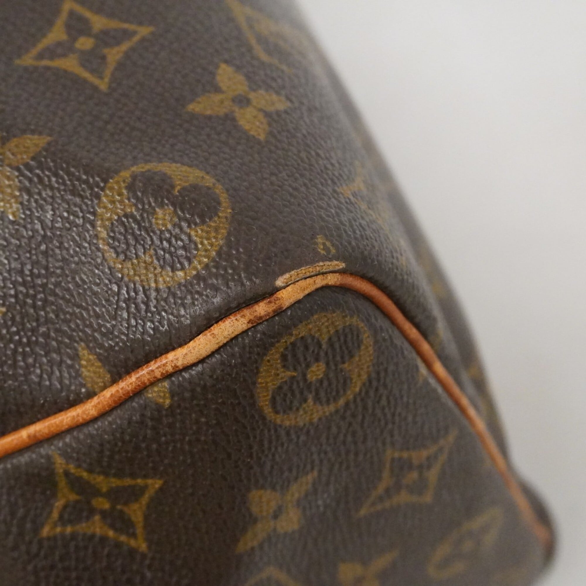 Louis Vuitton Brown Handbag (Pre-Owned)