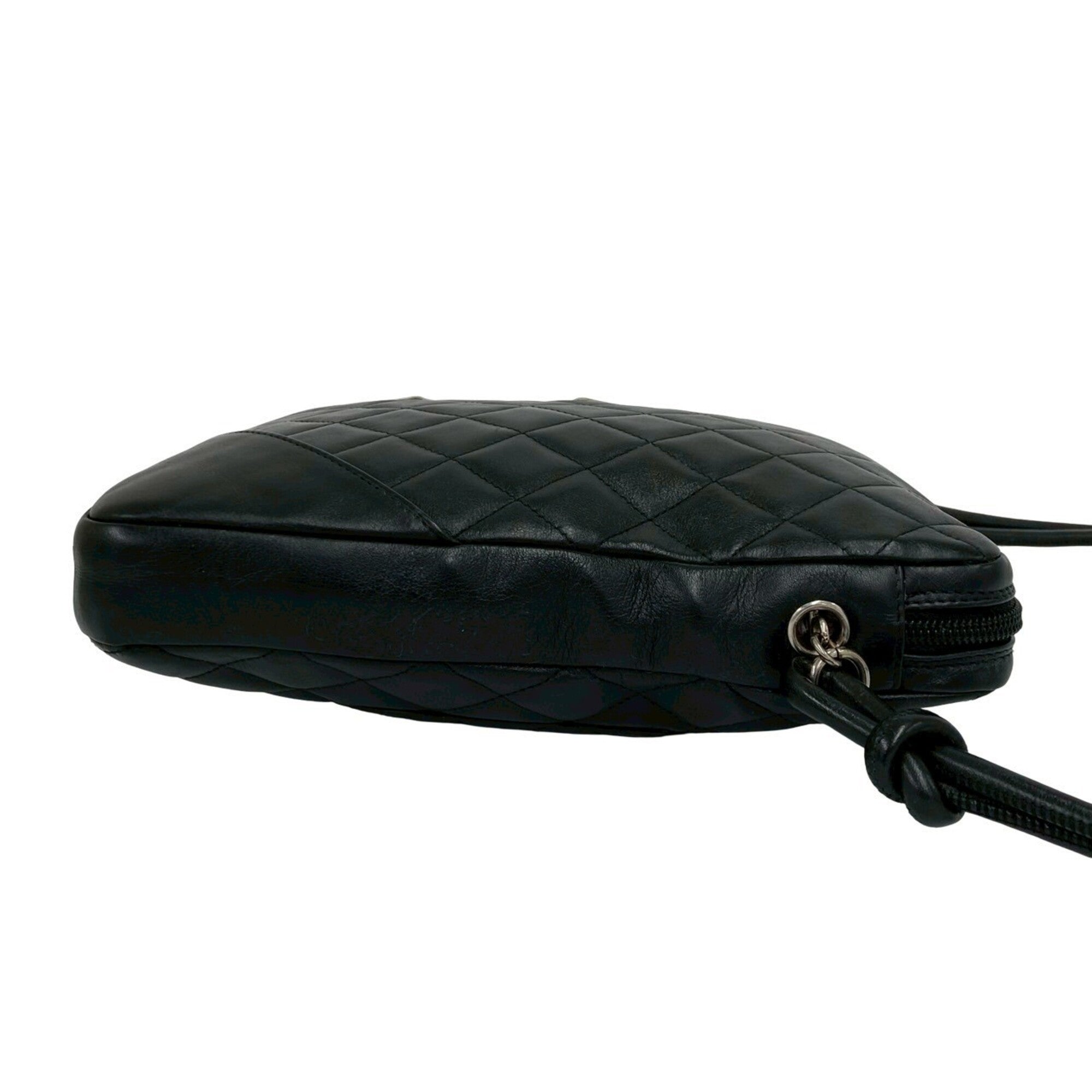 Chanel Black White Leather Pochette Shoulder Bag (Pre-Owned)