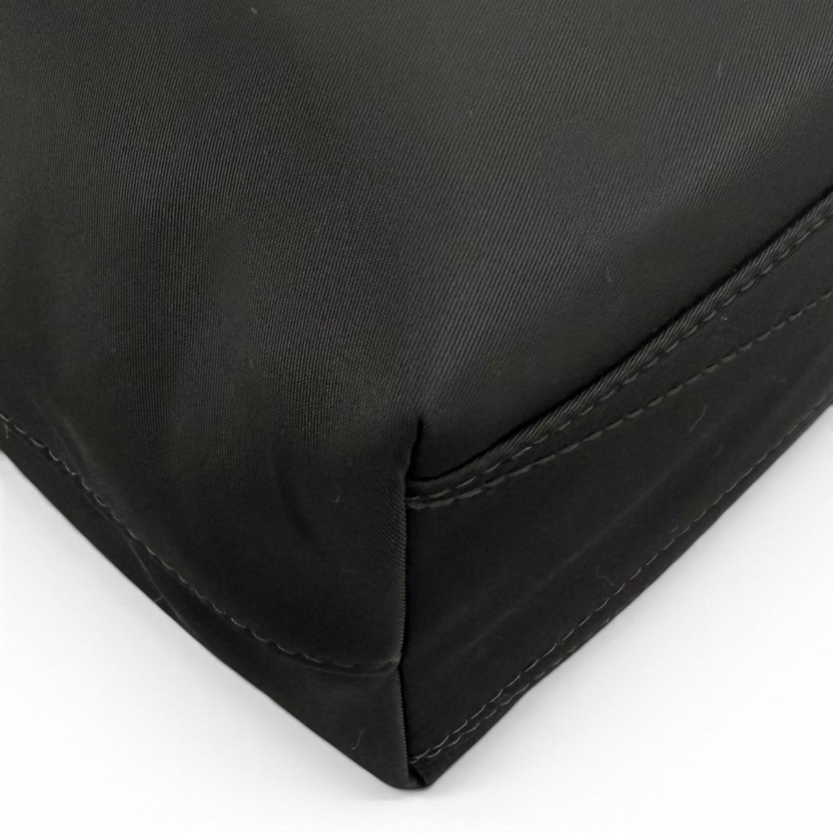 Burberry Black Nylon Tote Bag (Pre-Owned)
