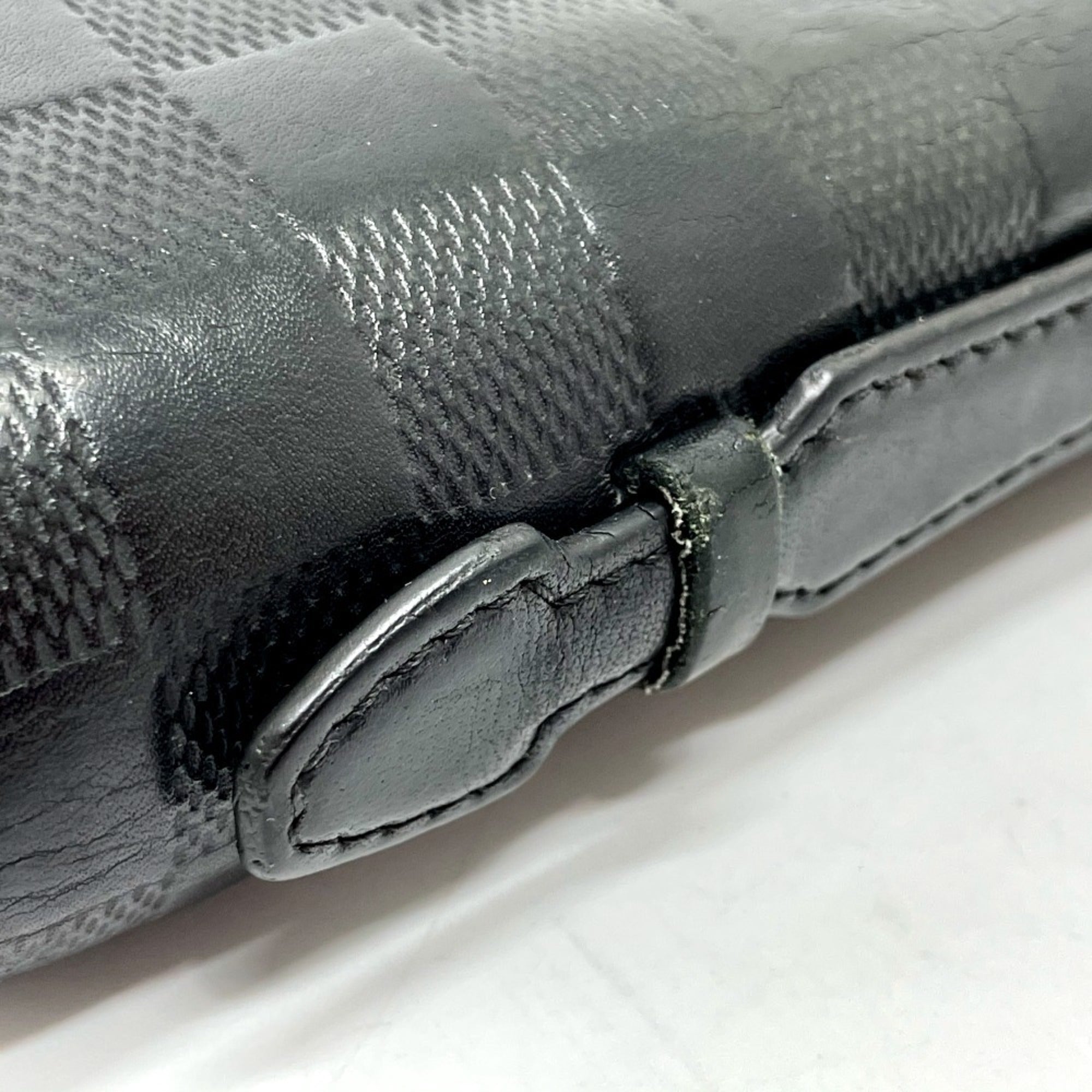 Louis Vuitton Black Other Long Wallet (Bi-Fold) (Pre-Owned)