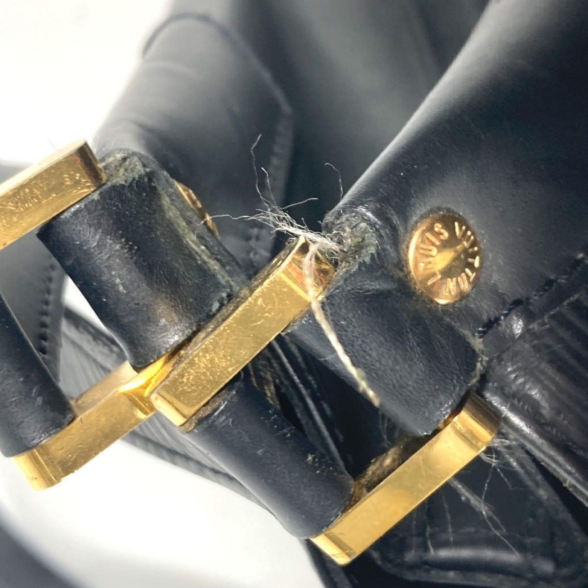Louis Vuitton Black Noir Epi Leather Shoulder Bag (Pre-Owned)
