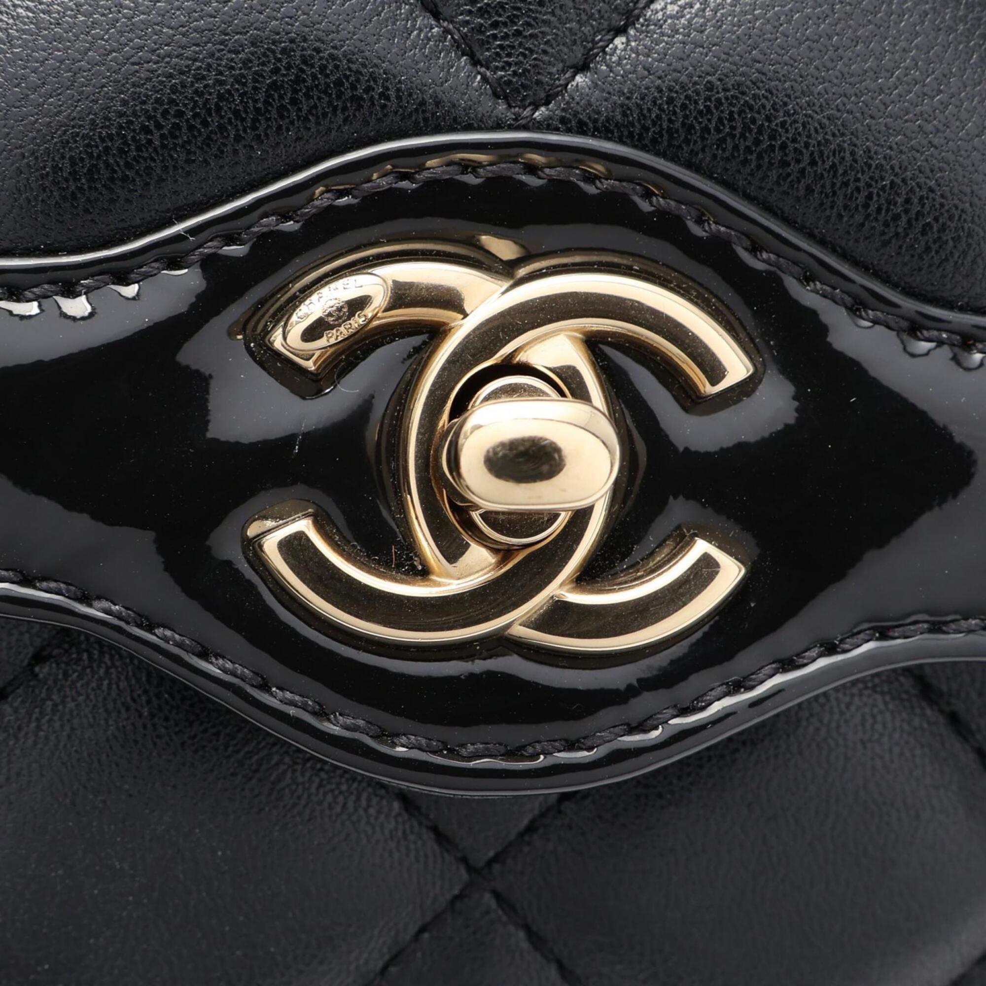 Chanel Black Patent Leather Handbag Shoulder Bag (Pre-Owned)