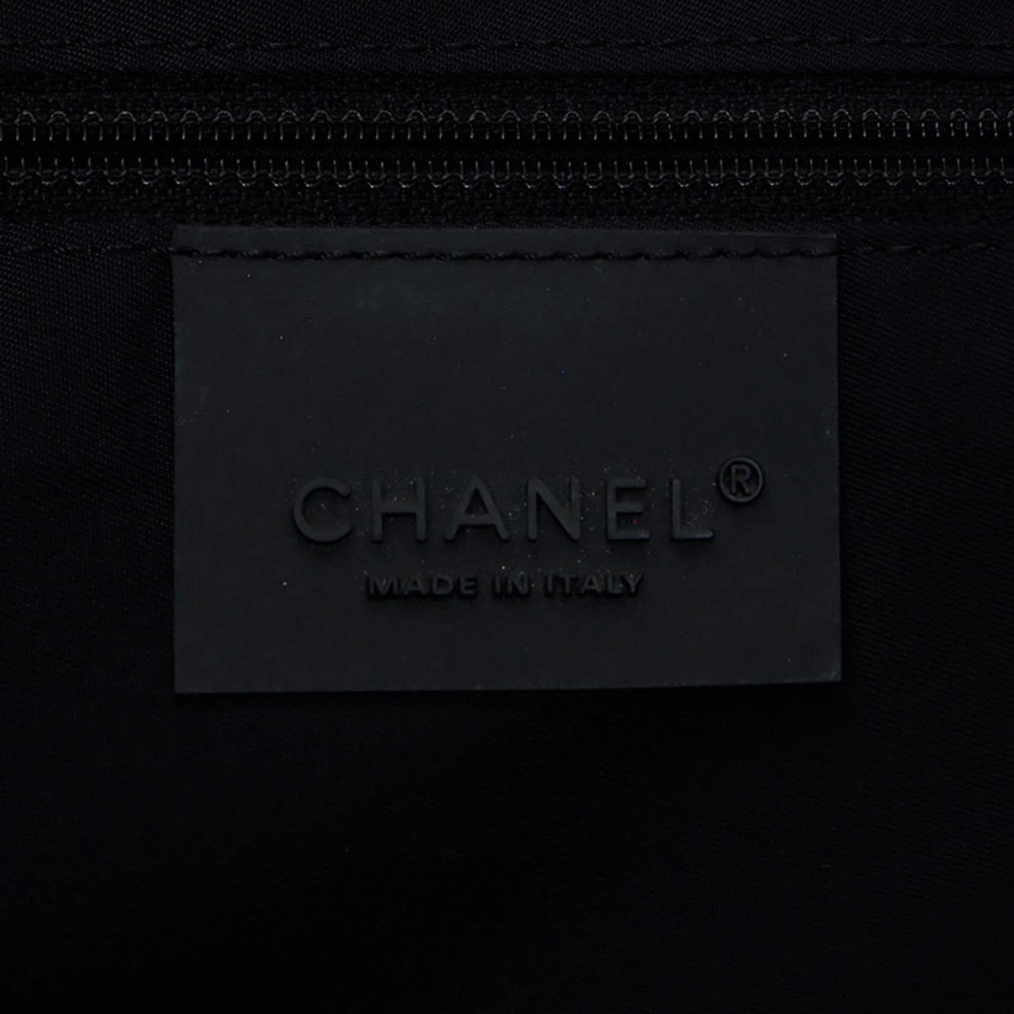 Chanel Navy Shoulder Bag (Pre-Owned)