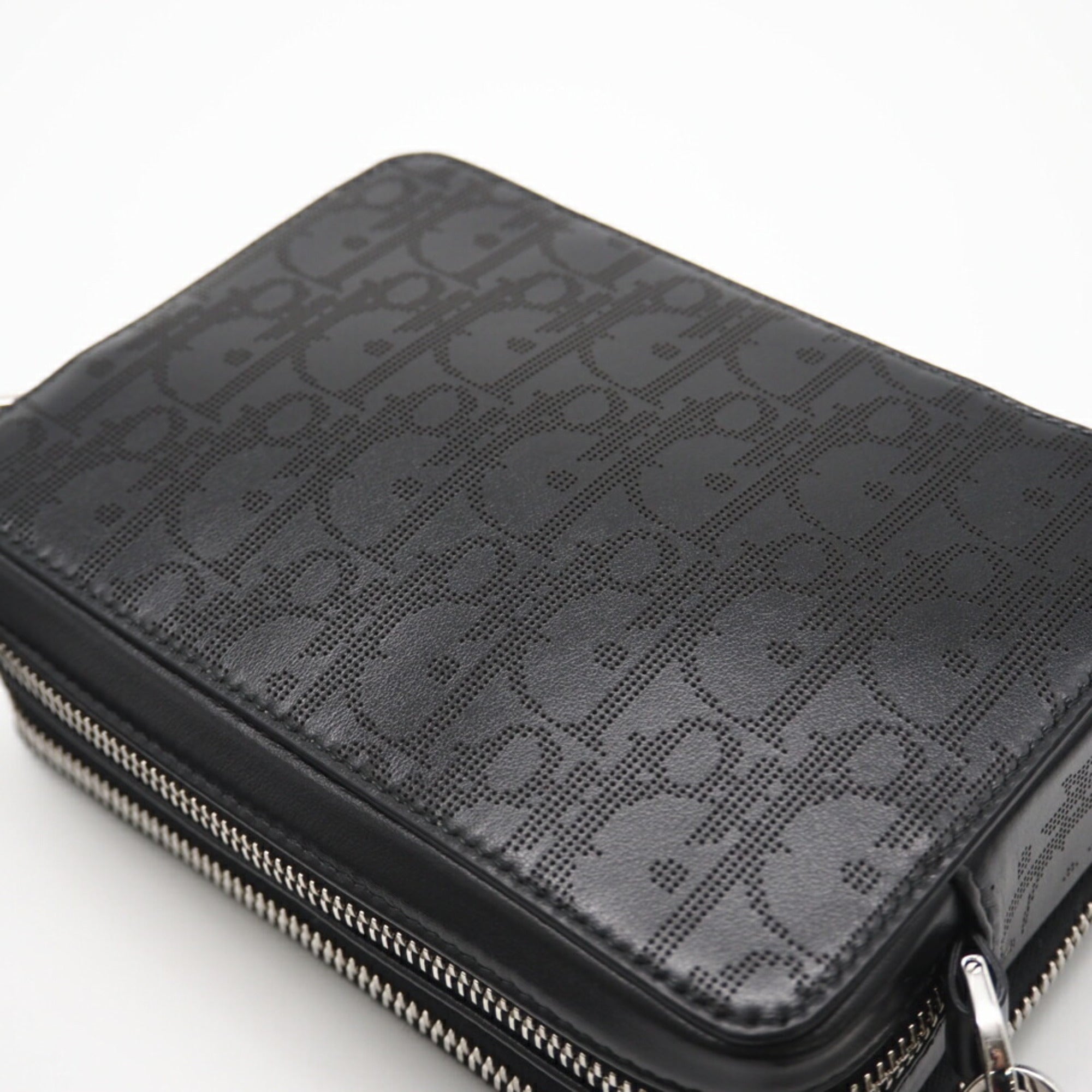 Christian Dior Black Leather Shoulder Bag (Pre-Owned)