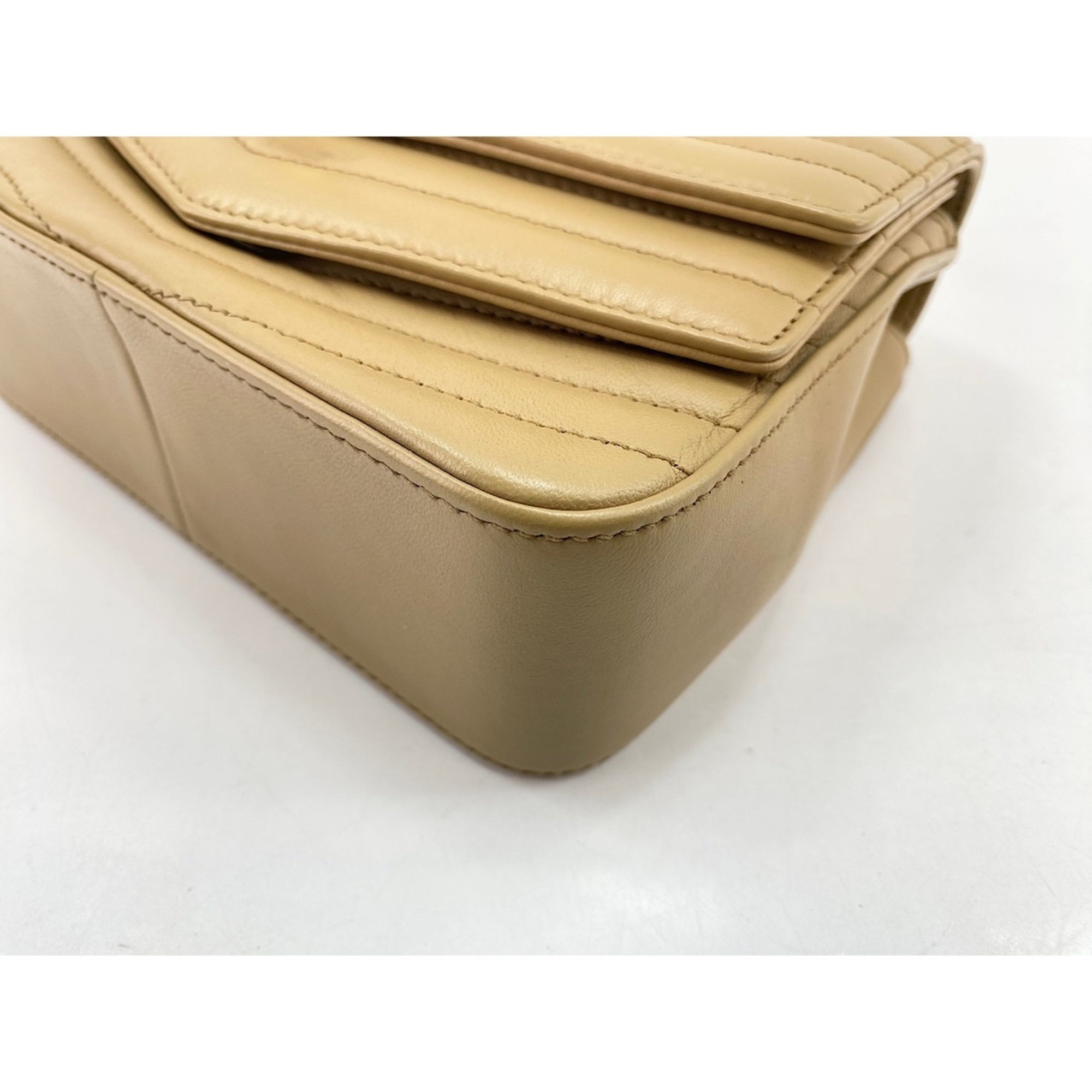 Yves Saint Laurent Beige Shoulder Bag (Pre-Owned)