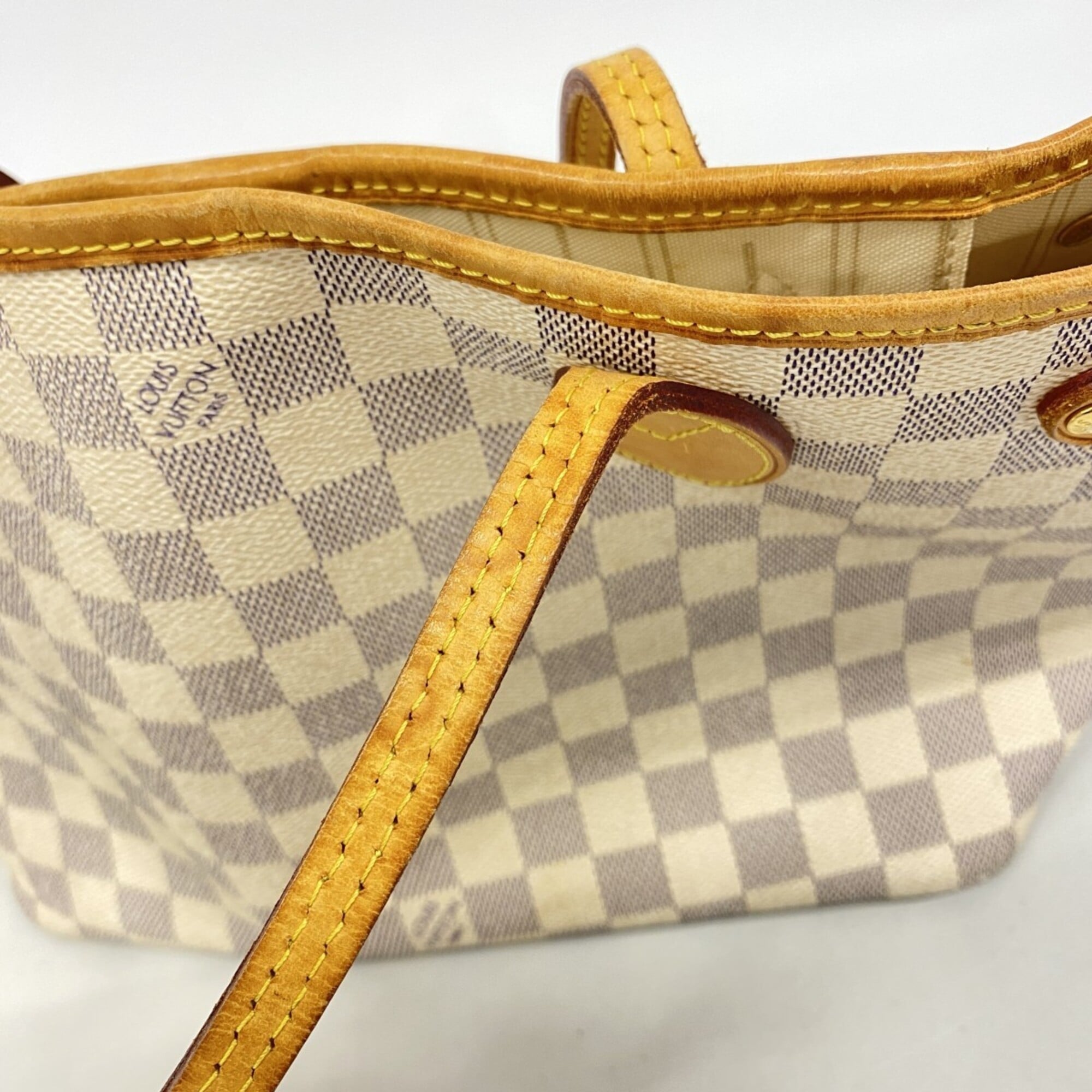 Louis Vuitton White Tote Bag (Pre-Owned)