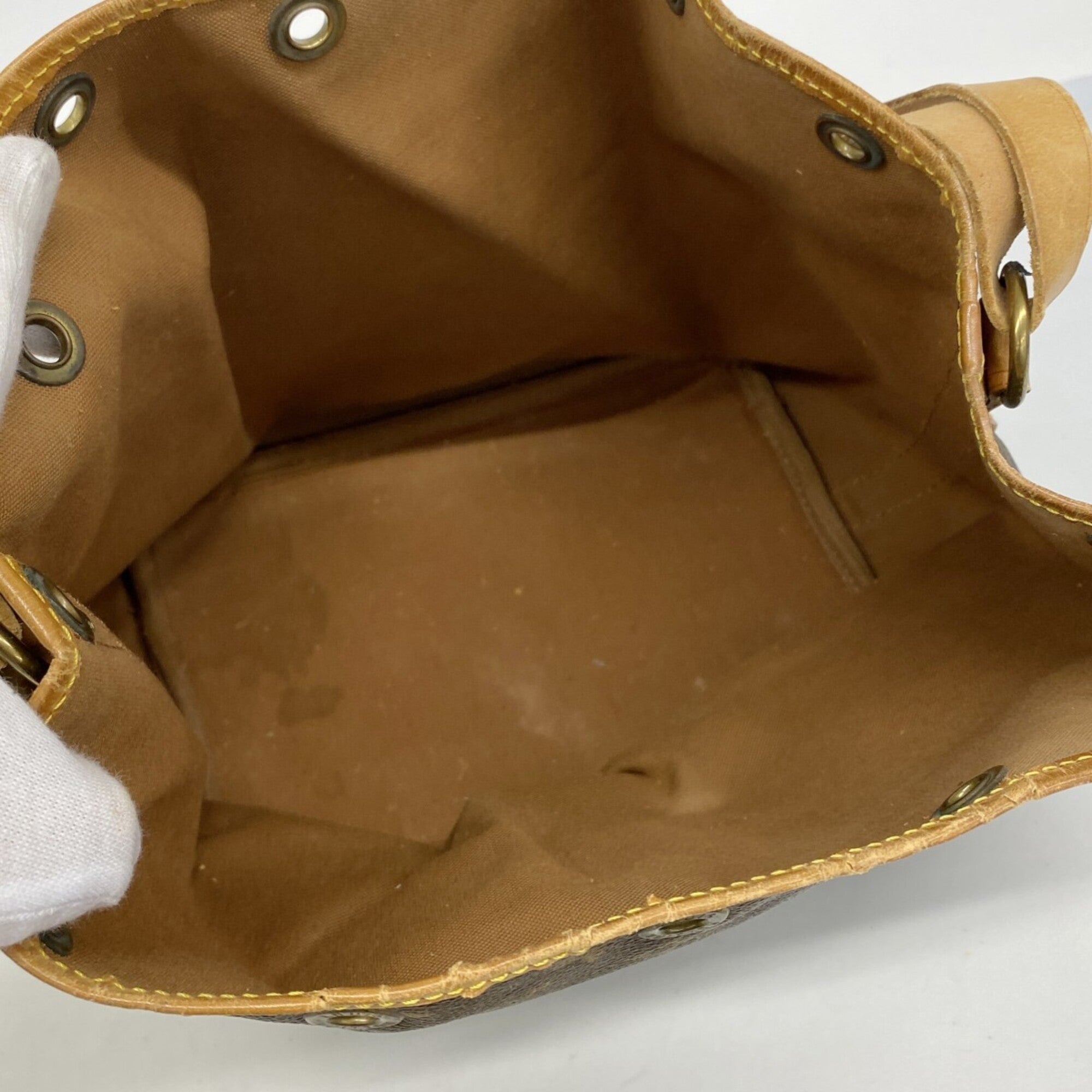 Louis Vuitton Brown Shoulder Bag (Pre-Owned)
