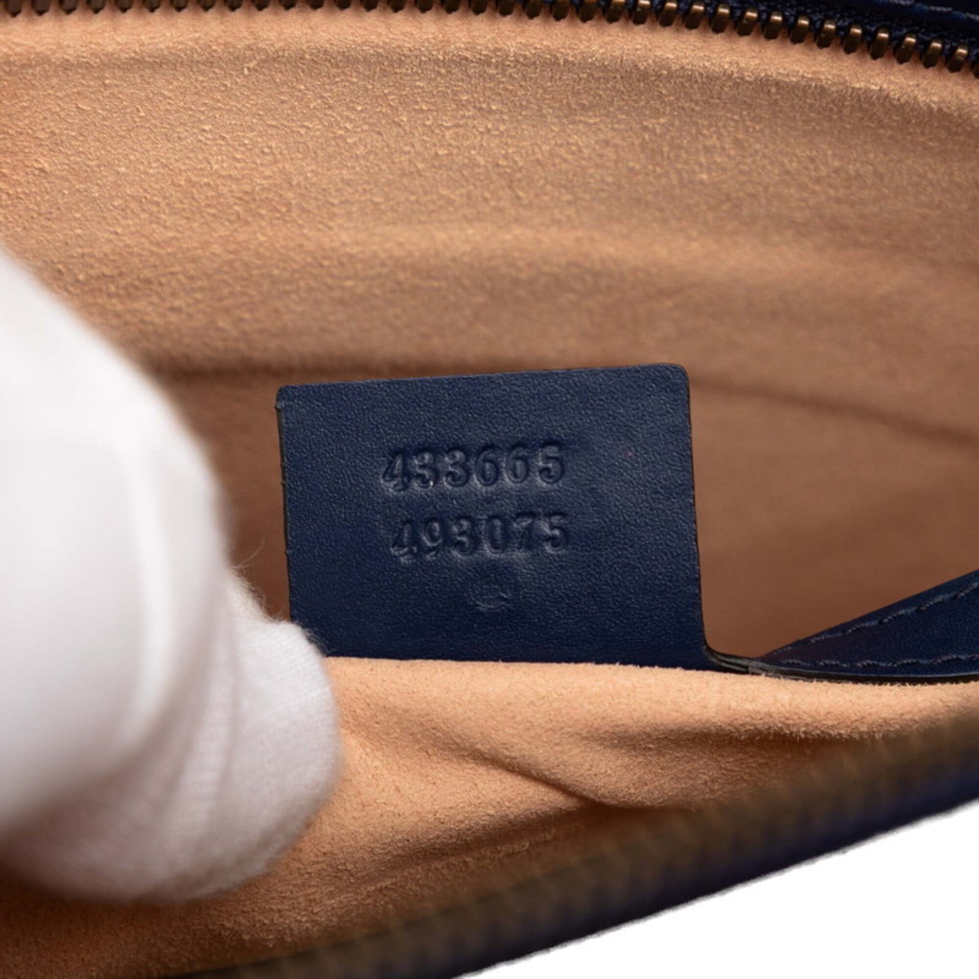 Gucci Multi-Color Navy Leather Clutch Bag (Pre-Owned)