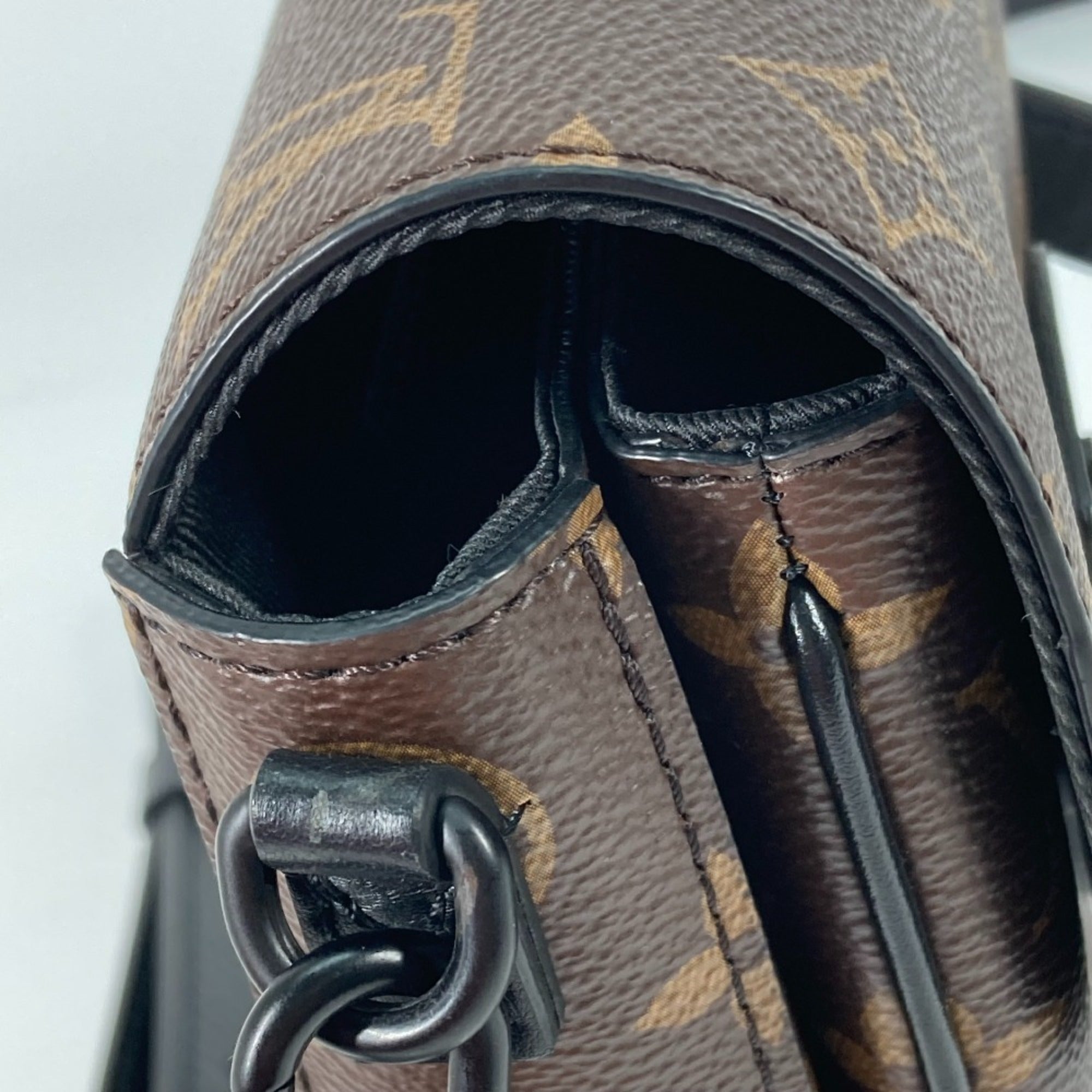 Louis Vuitton Brown Monogram Pochette Shoulder Bag (Pre-Owned)
