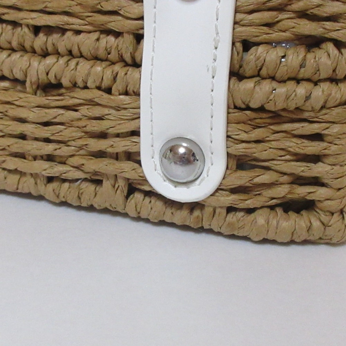 Marni Beige White Shoulder Bag (Pre-Owned)