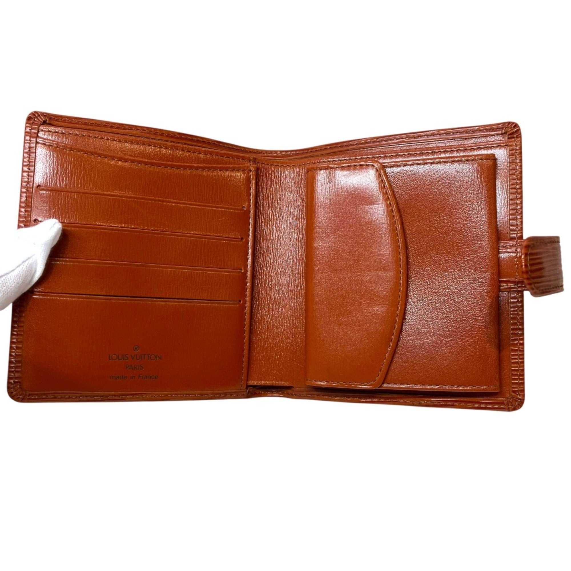 Louis Vuitton Epi Brown Leather Wallet (Bi-Fold) (Pre-Owned)