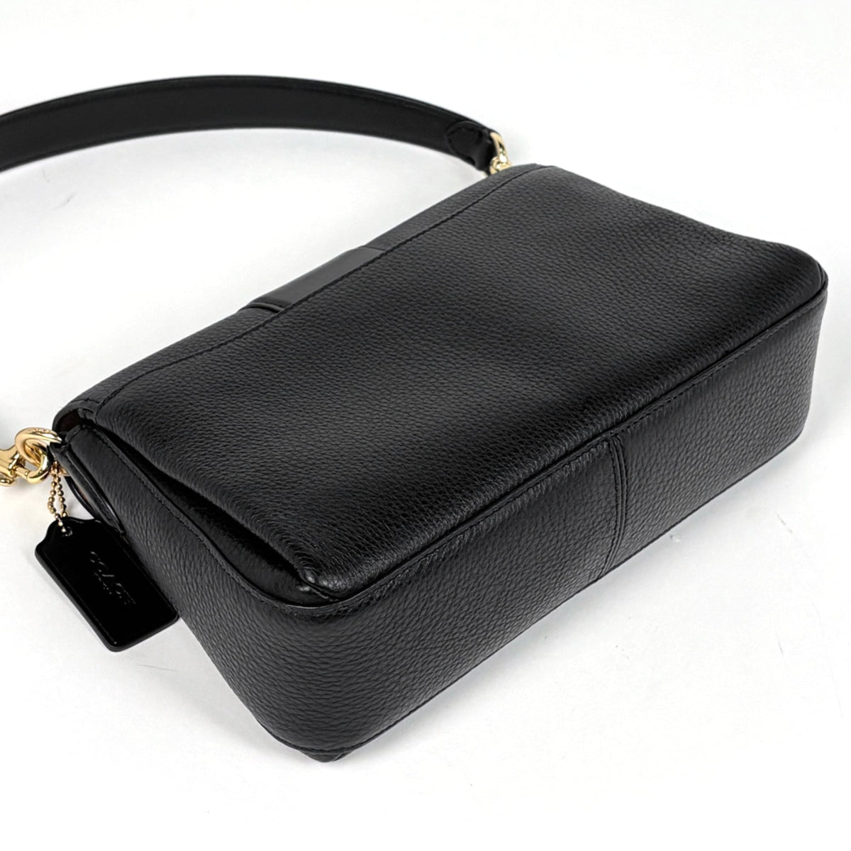 Coach Black Leather Shoulder Bag (Pre-Owned)