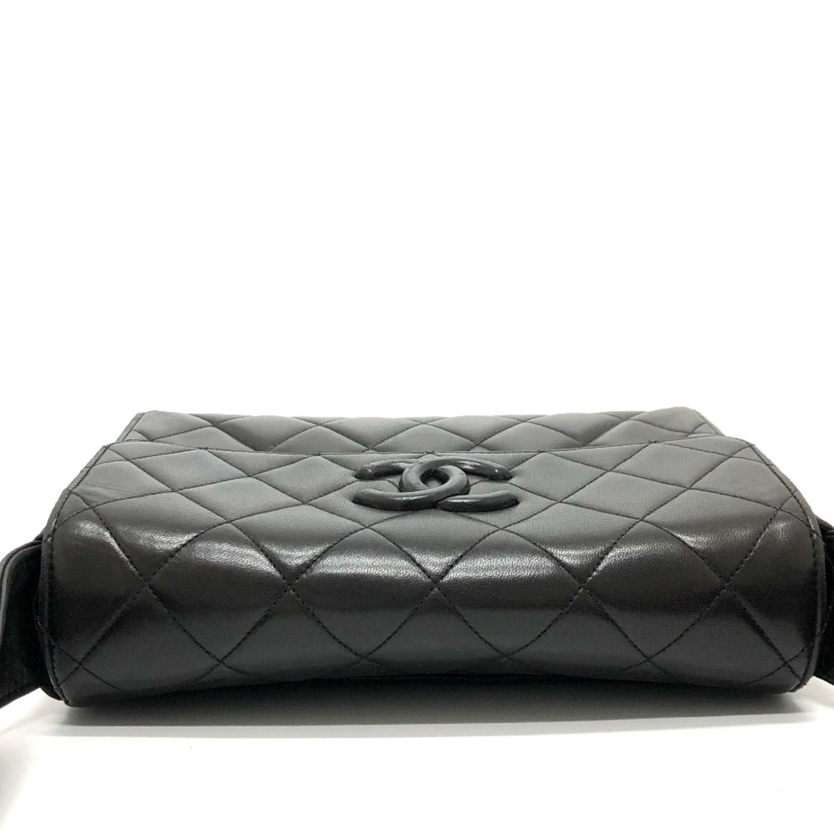 Chanel Black Leather Shoulder Bag (Pre-Owned)