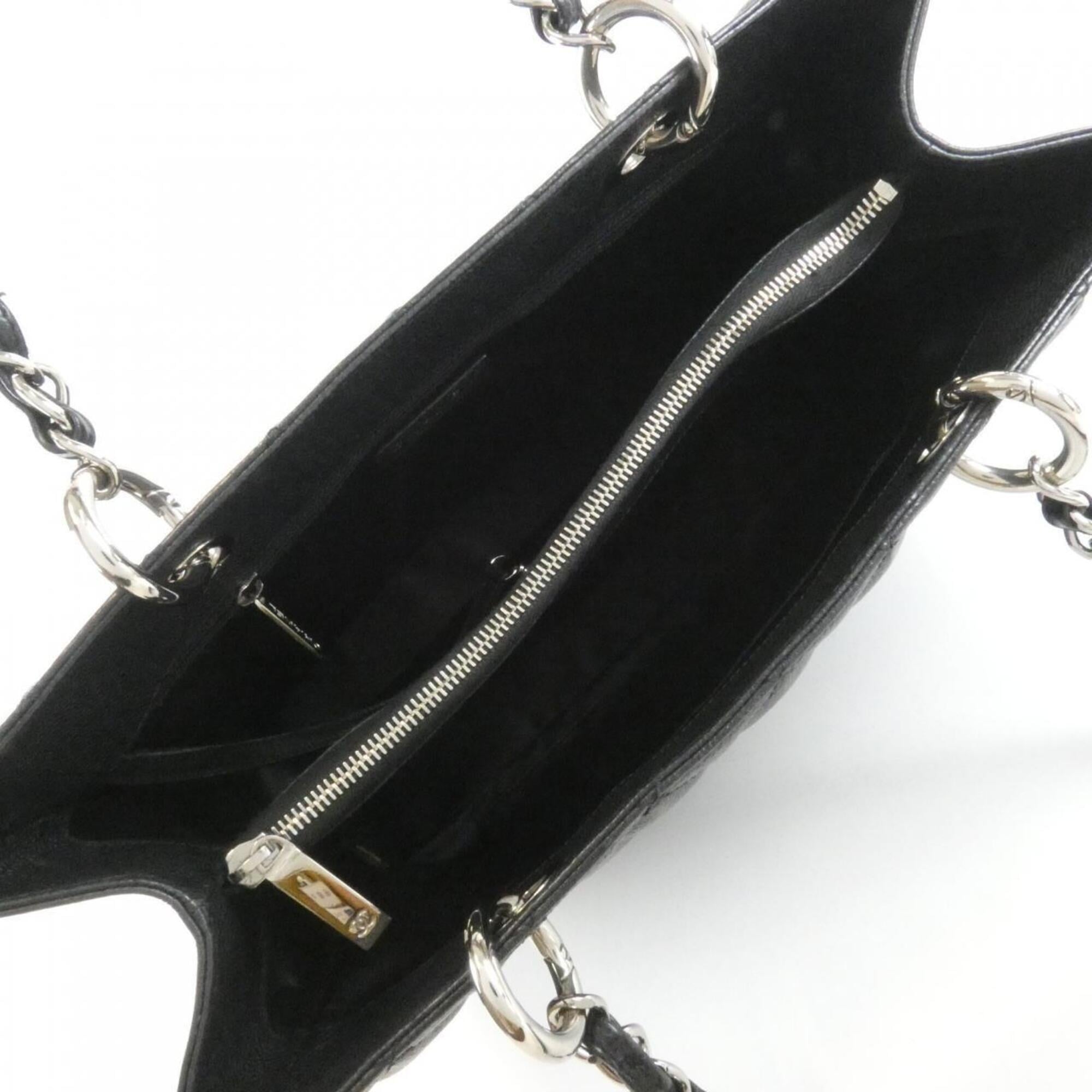 Chanel Black Grained Calfskin Shoulder Bag (Pre-Owned)