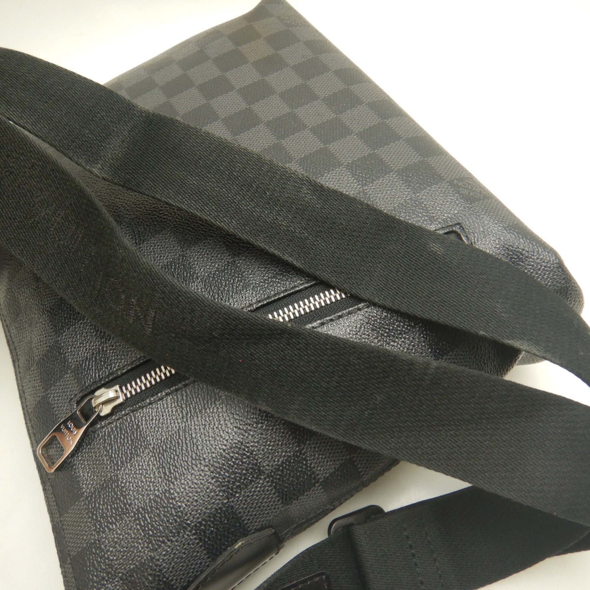 Louis Vuitton Noir Damier Canvas Shoulder Bag (Pre-Owned)